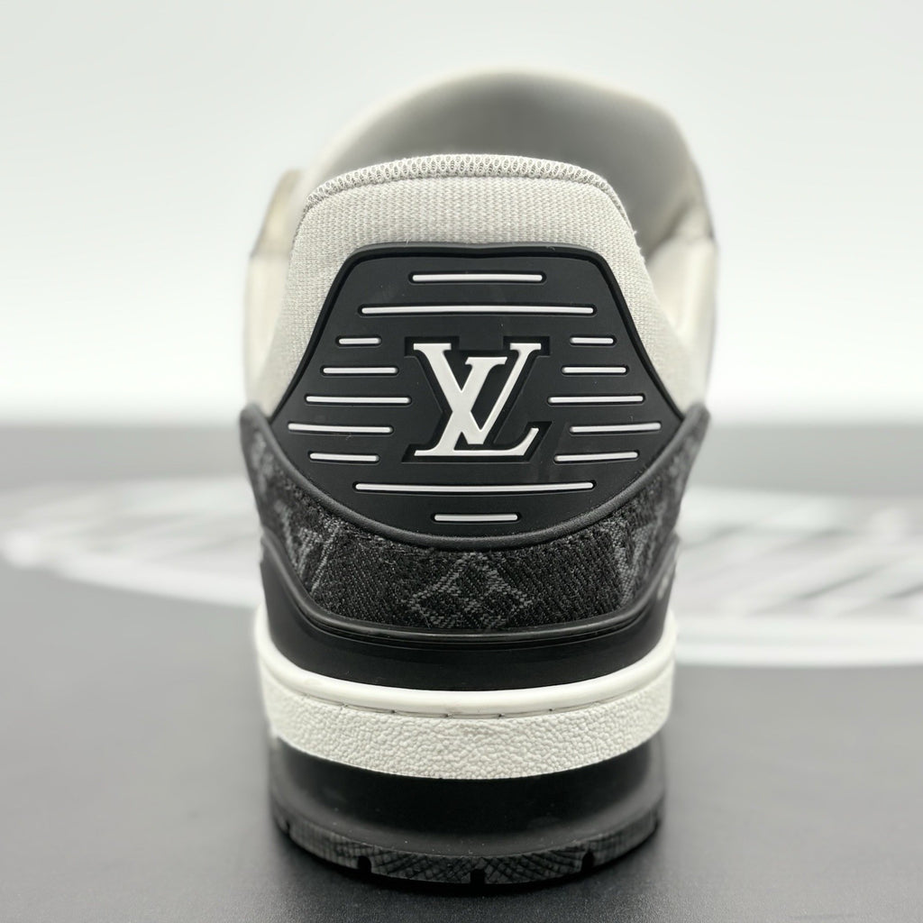 Size 10 LV (11-11.5 US) Louis Vuitton Trainer ' Black White ' | GREAT CONDITION!