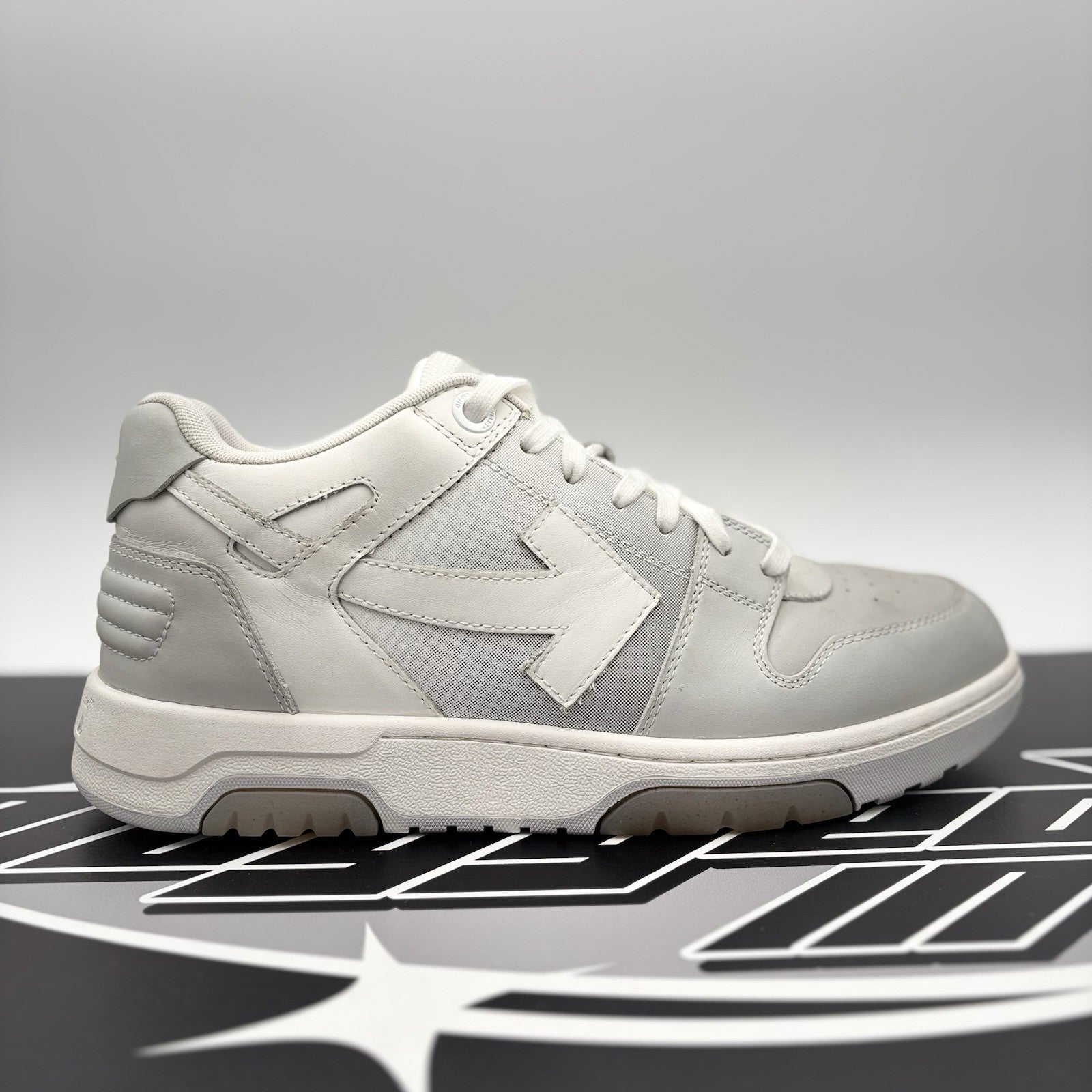 Size 43 (10 US) Off-White Out of Office ' Grey White ' | GREAT CONDITION!