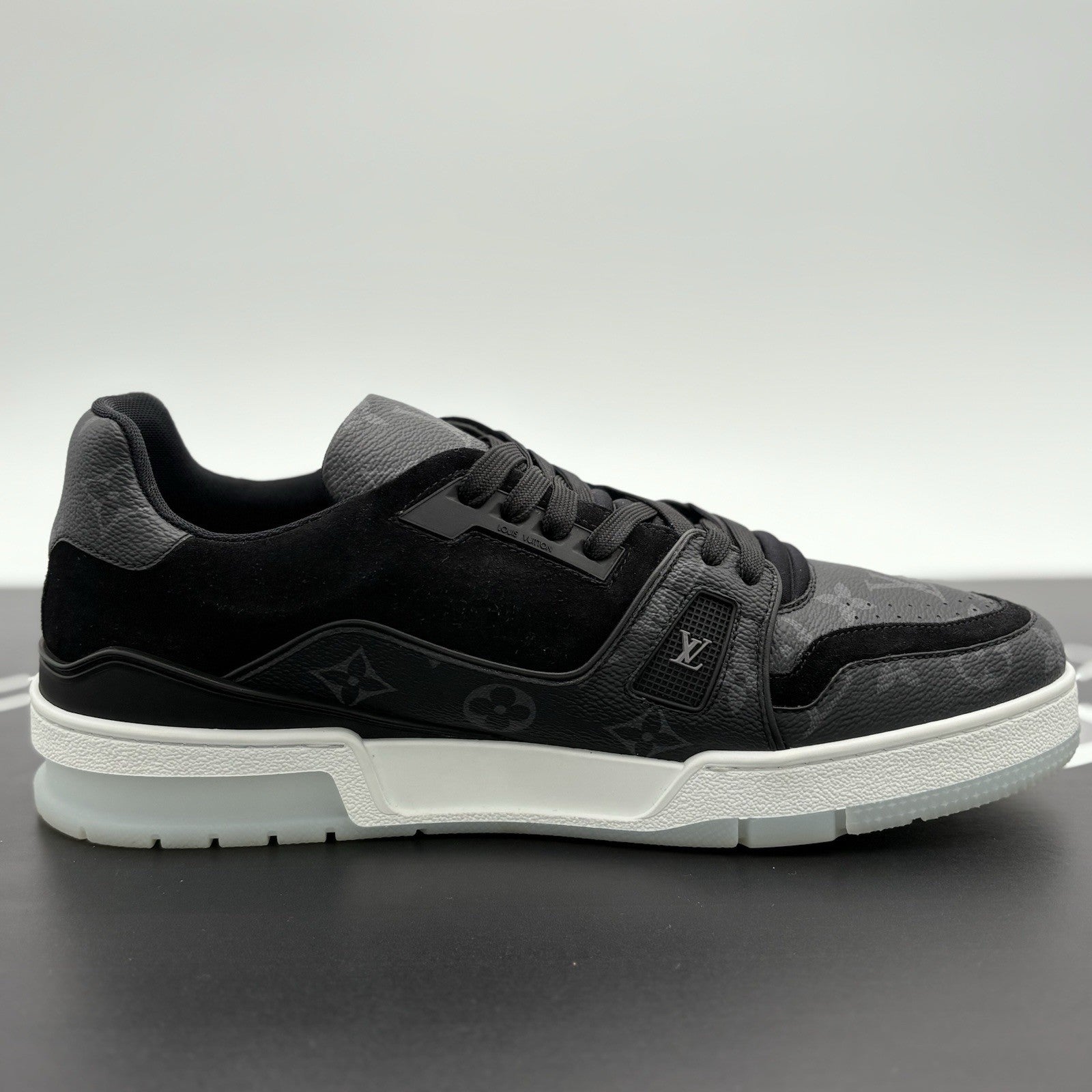 Size 9 LV (10-10.5 US) - Louis Vuitton Trainer ' Black ' | SUPER CLEAN!