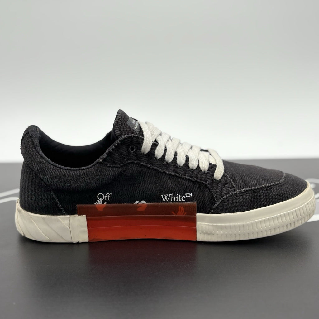Size 44 (11 US) Off-White Vulc Sneaker ' Black White ' | GOOD CONDITION!