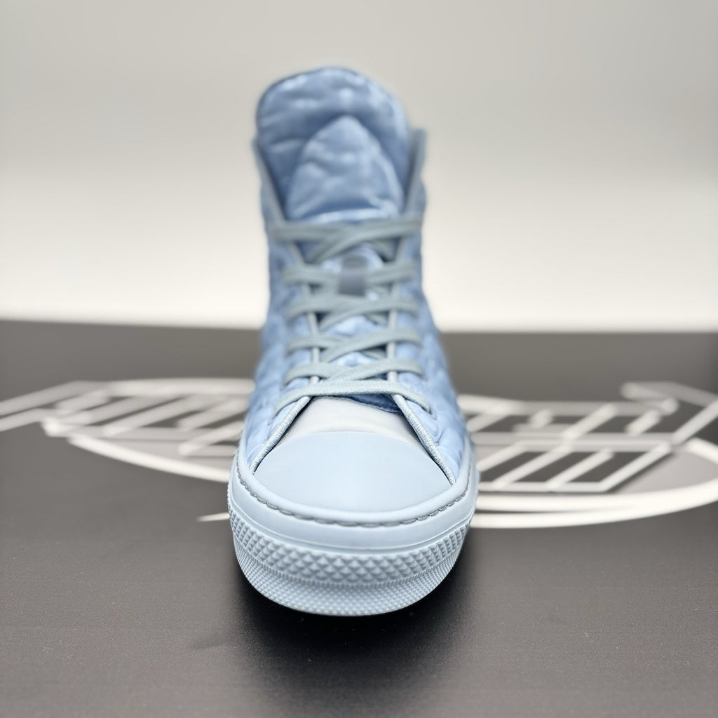 Size 43 (10 US) Dior B23 High Oblique Mirage Quilted  'Light Blue' | GREAT COND!