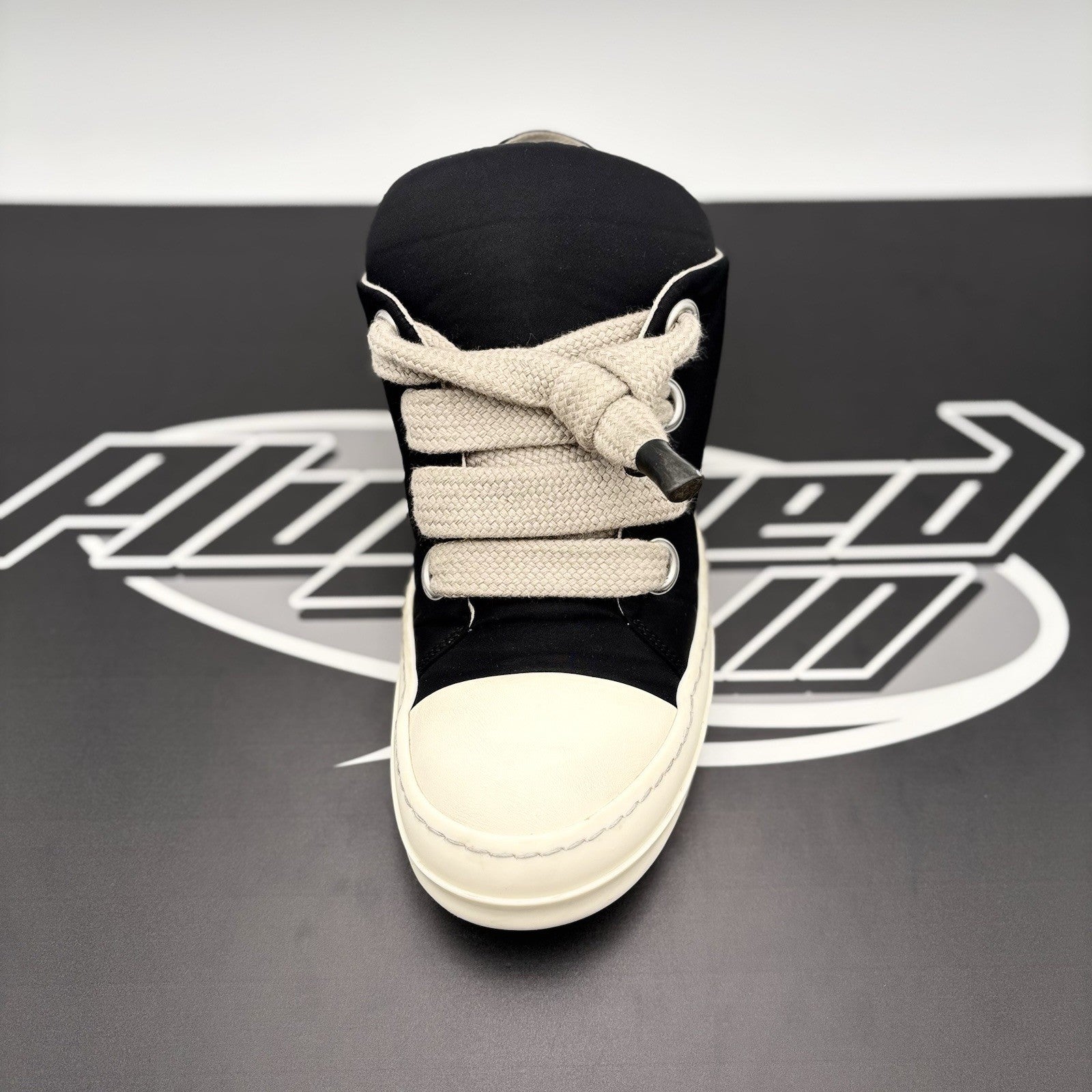 Size 42 (9 US) Rick Owens DRKSHDW Hollywood Jumbo Lace Puffer Low ' Black Milk '