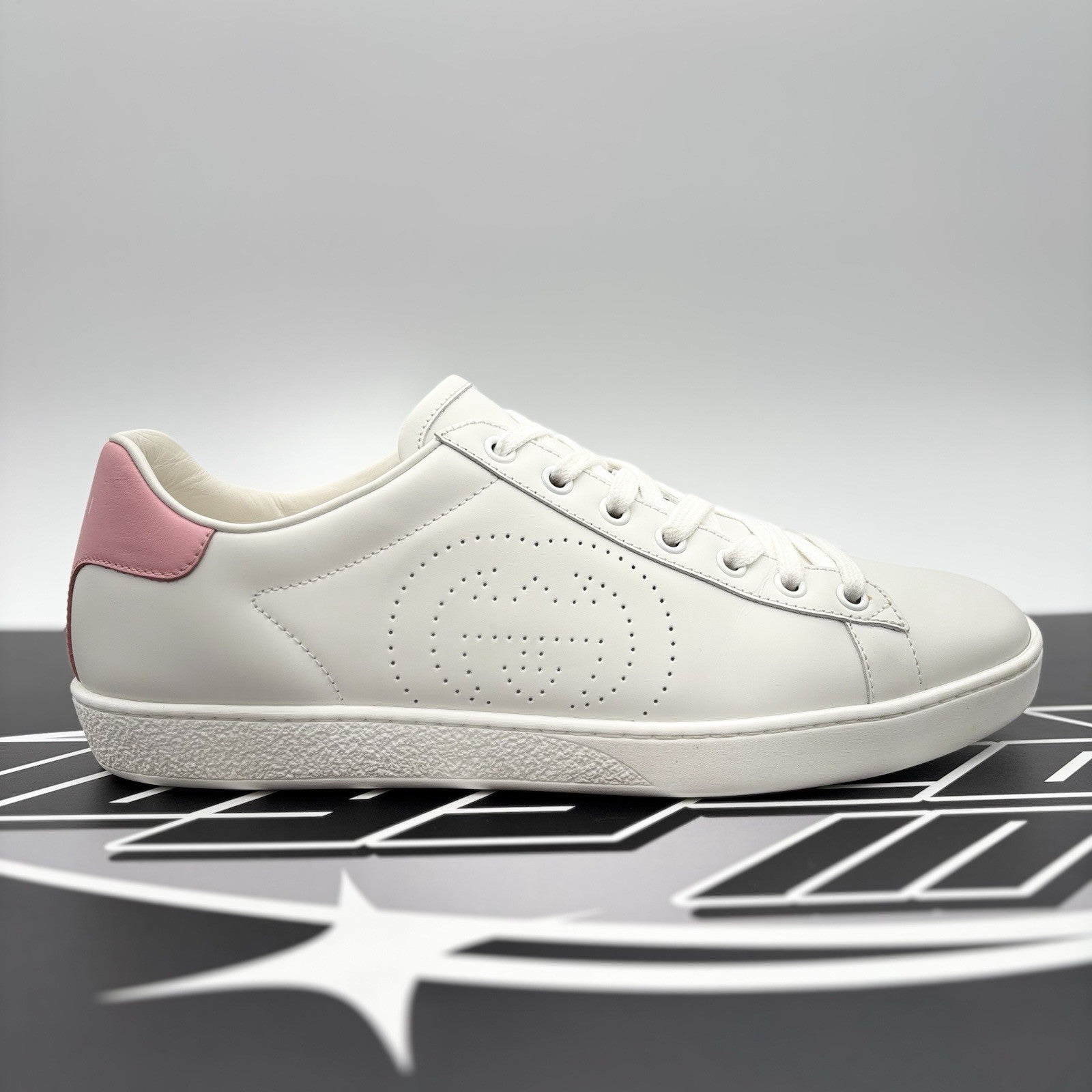 Size 40.5 (8 US) - Gucci Ace ' Interlocking G, White, Pink ' | GREAT CONDITION