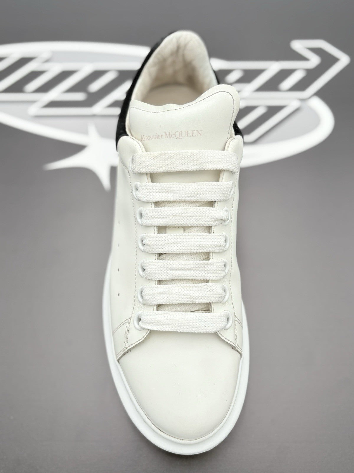 Size 41 (8 US) - Alexander McQueen ' White Black ' | GREAT CONDITION!