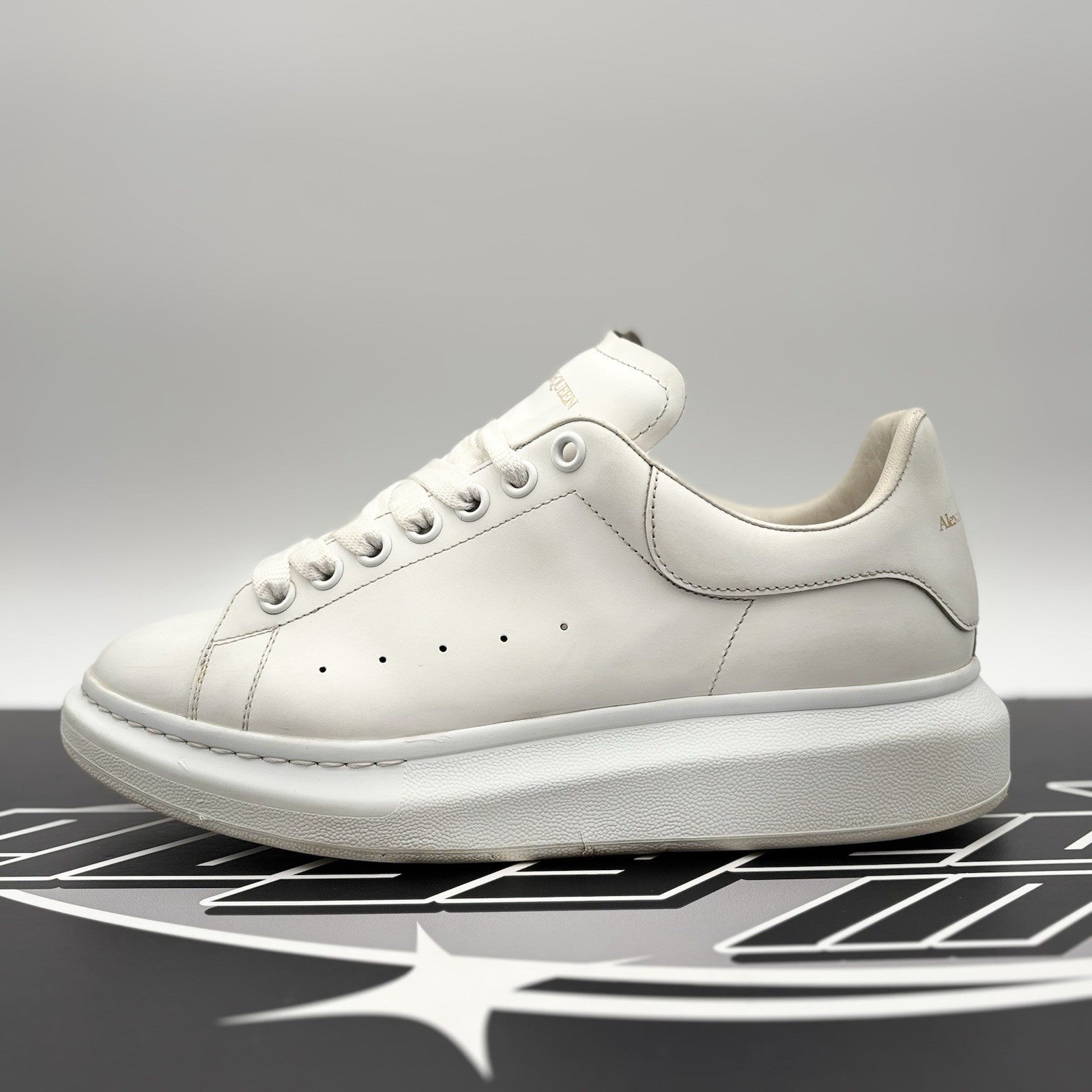 Size 42.5 (9.5 US) Alexander McQueen Oversized ‘ White ' | GOOD COND!
