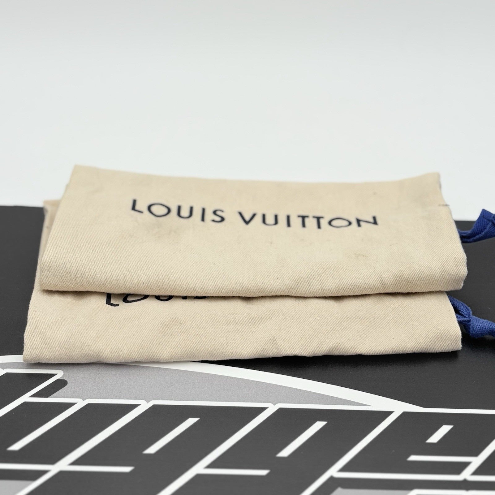 Size 8.5 LV (9.5-10 US) - Louis Vuitton Trainer  ' Red White ' | SUPER CLEAN!
