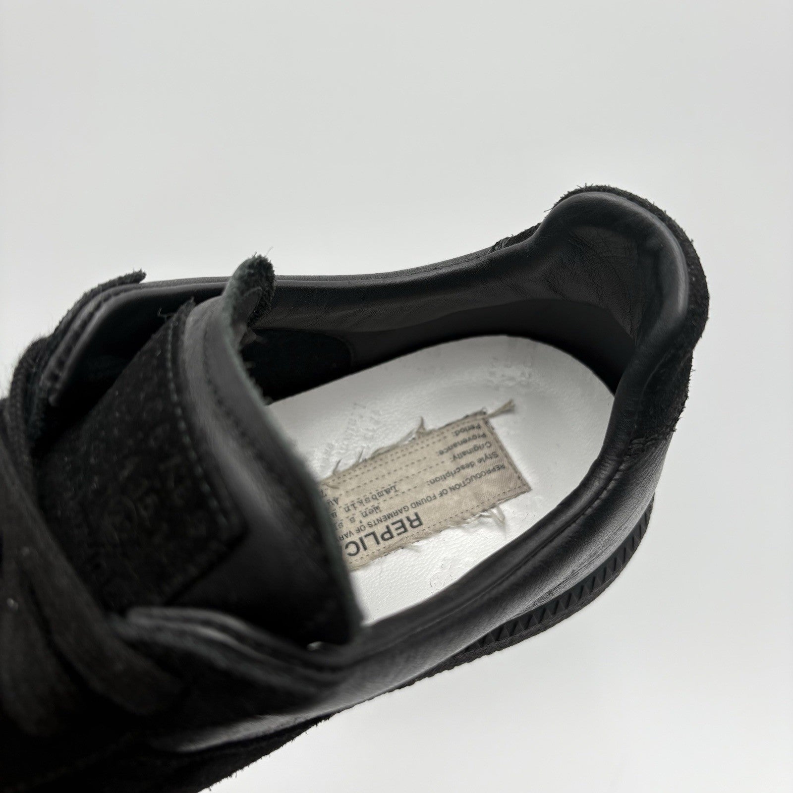 Size 40 (7 US) - Maison Margiela Low ' Black ' | EXCELLENT CONDITION!