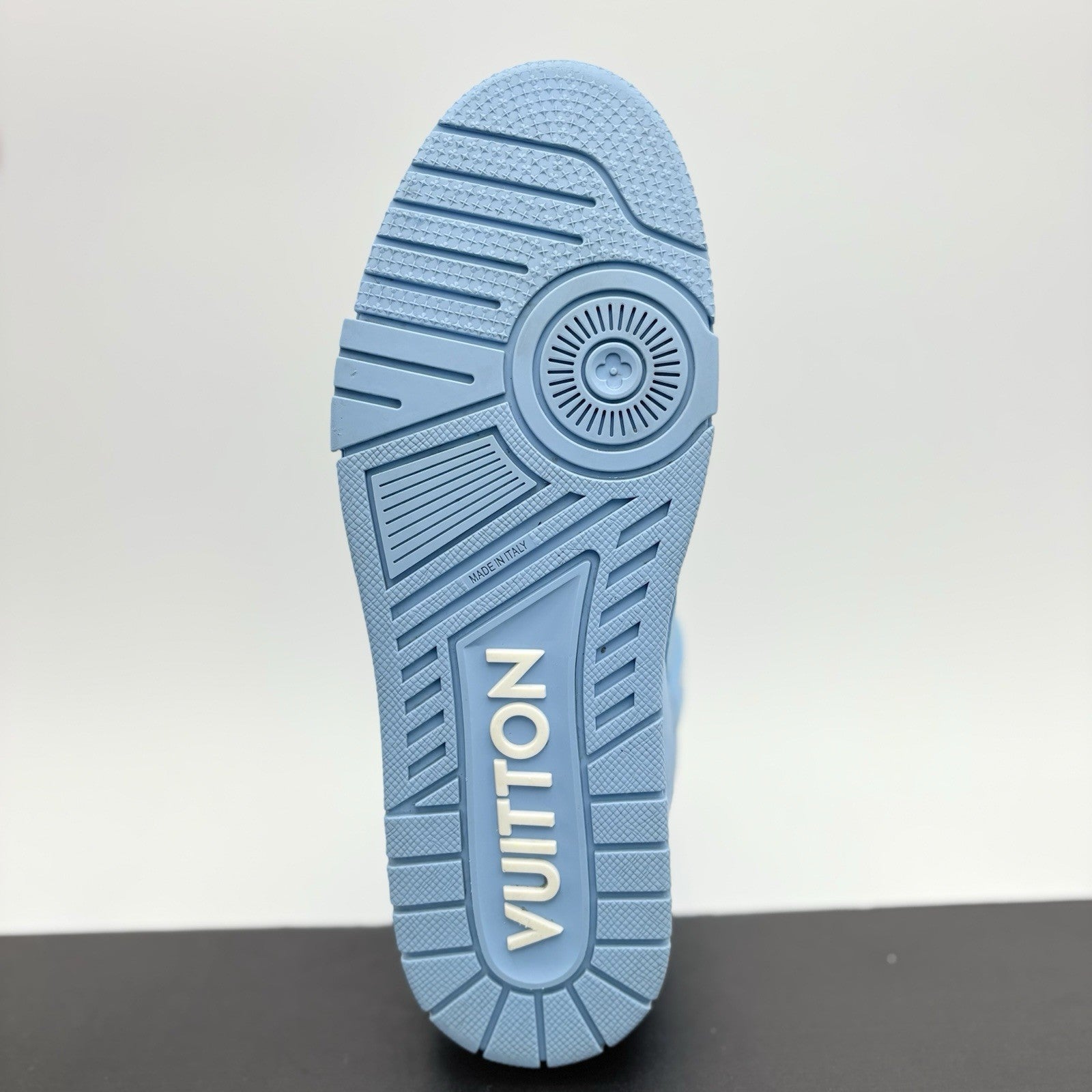 Size 7.5 LV (8.5-9 US) - Louis Vuitton Trainer ' Light Blue ' | SUPER CLEAN!