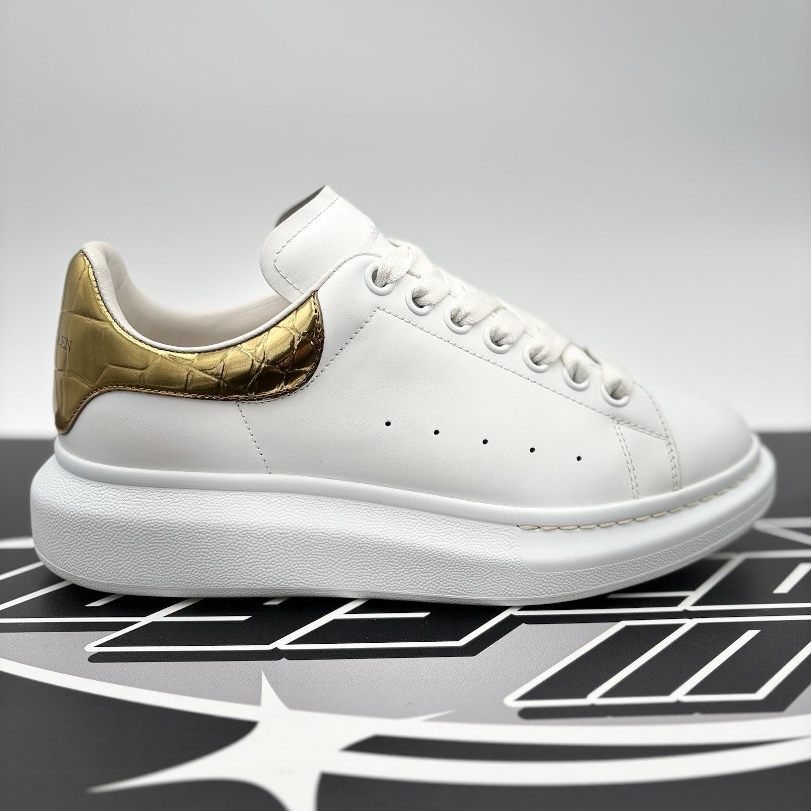 Size 41.5 (8.5 US) Alexander McQueen Oversized ' Gold Crocodile ' | GREAT COND!