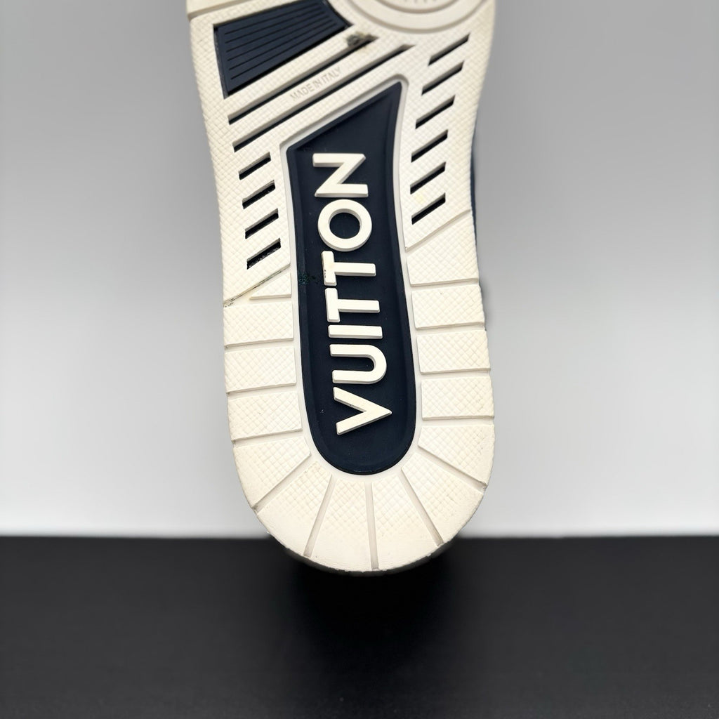 Size 6 LV (7-7.5 US ) Louis Vuitton Trainer ' White, Navy ' | GREAT CONDITION!