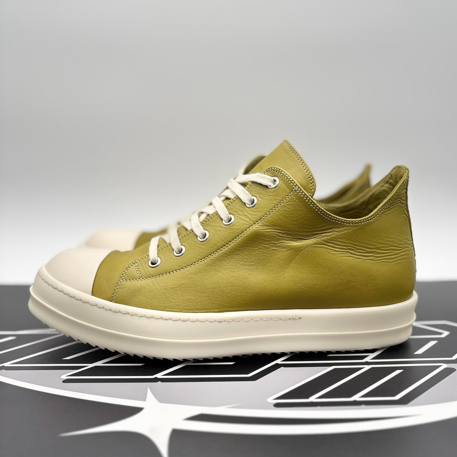 Size 44 (11 US) Rick Owens Low Leather  ' Acid Milk ' | GREAT CONDITION!