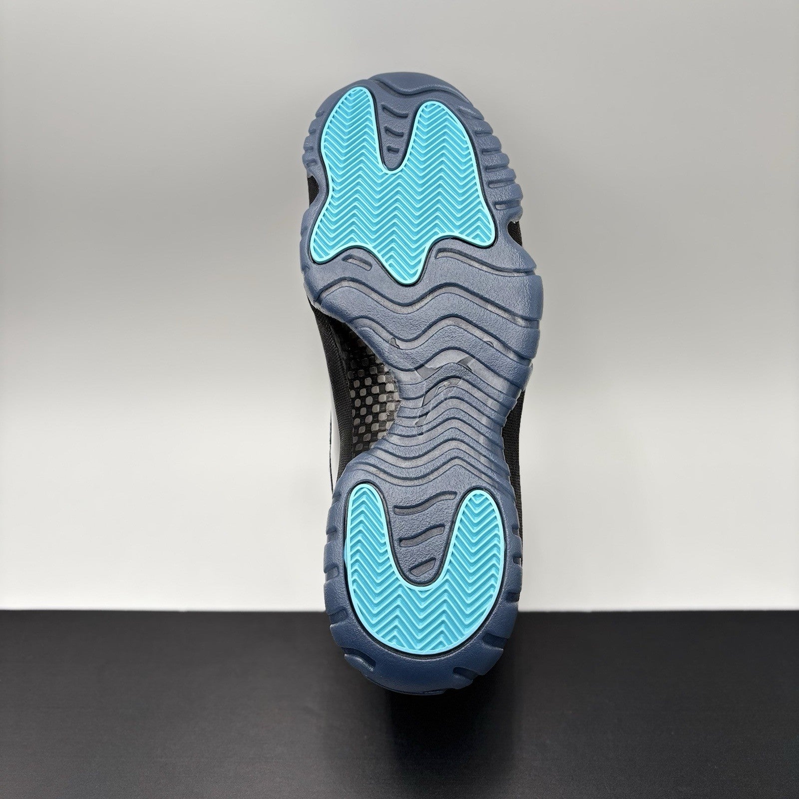 Size 11.5 - Air Jordan 11 Retro 2025 Gamma Blue | NEW!