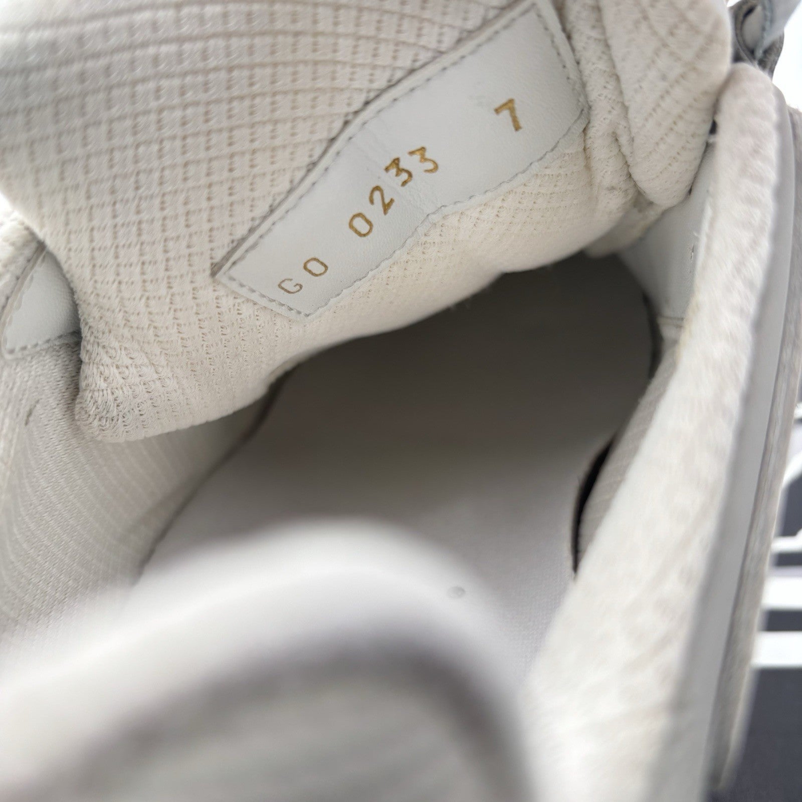 Size 7 LV (8-8.5 US) Louis Vuitton LV Runner Tactic ' White ' | GREAT!
