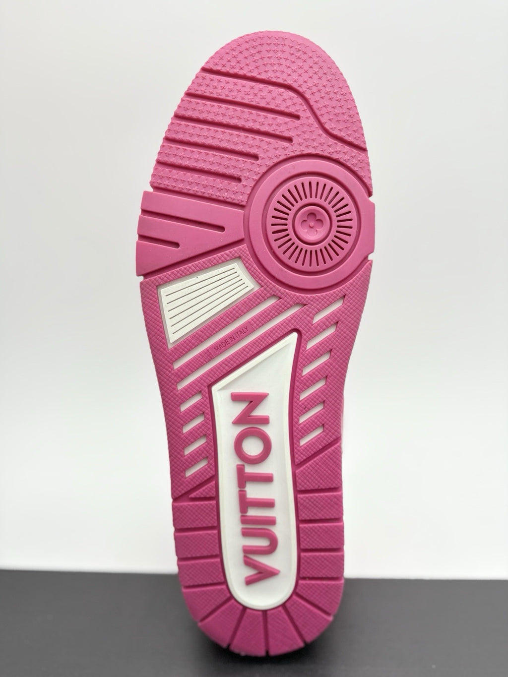 Size 10 LV (11-11.5 US) - Louis Vuitton Trainer ' White Pink ' | EXCELLENT COND!