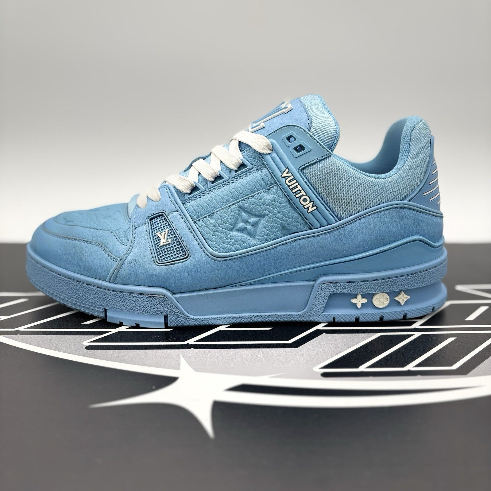 Size 9.5 LV (10.5-11 US) - Louis Vuitton Trainer ' Sky Blue ' | GREAT!