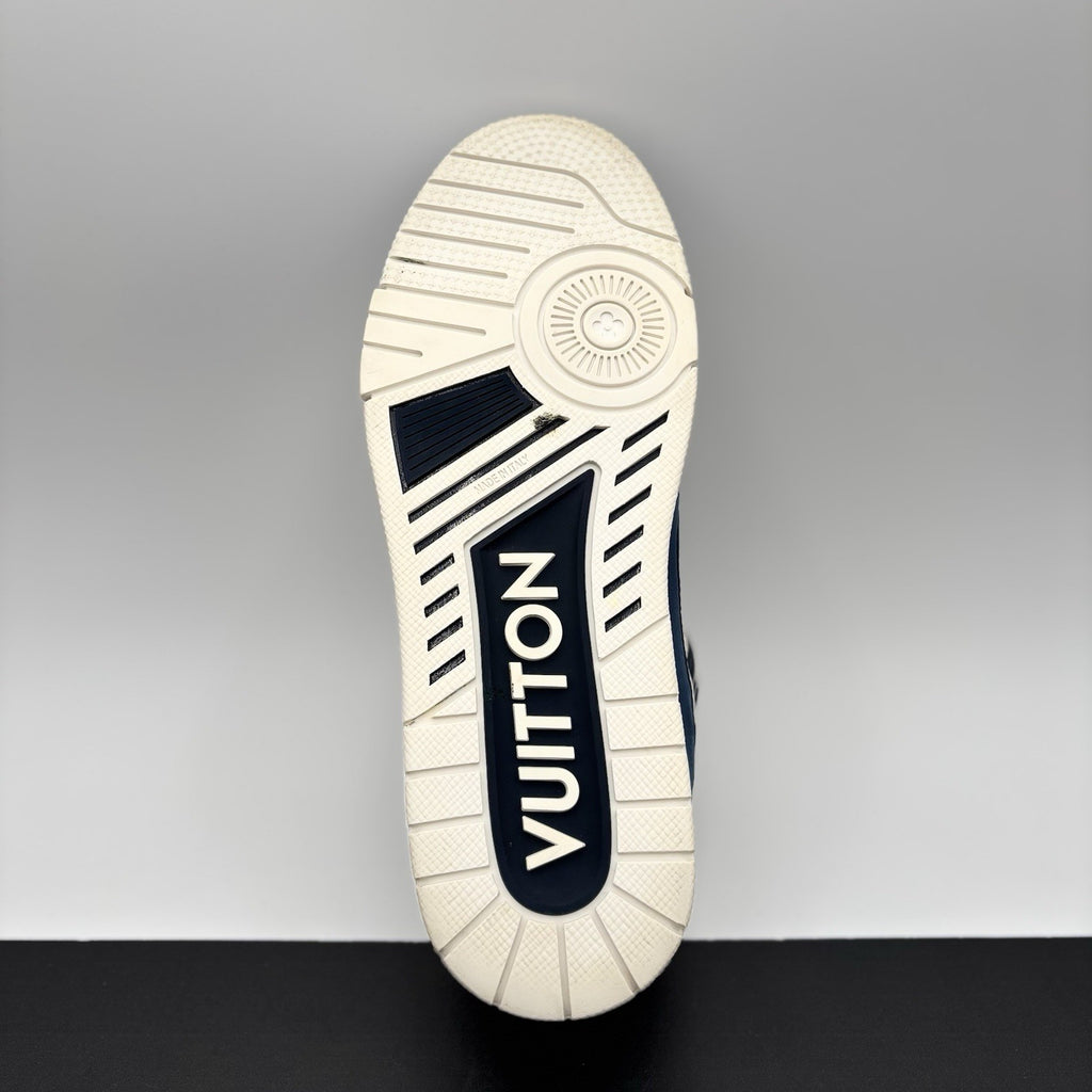 Size 6 LV (7-7.5 US ) Louis Vuitton Trainer ' White, Navy ' | GREAT CONDITION!