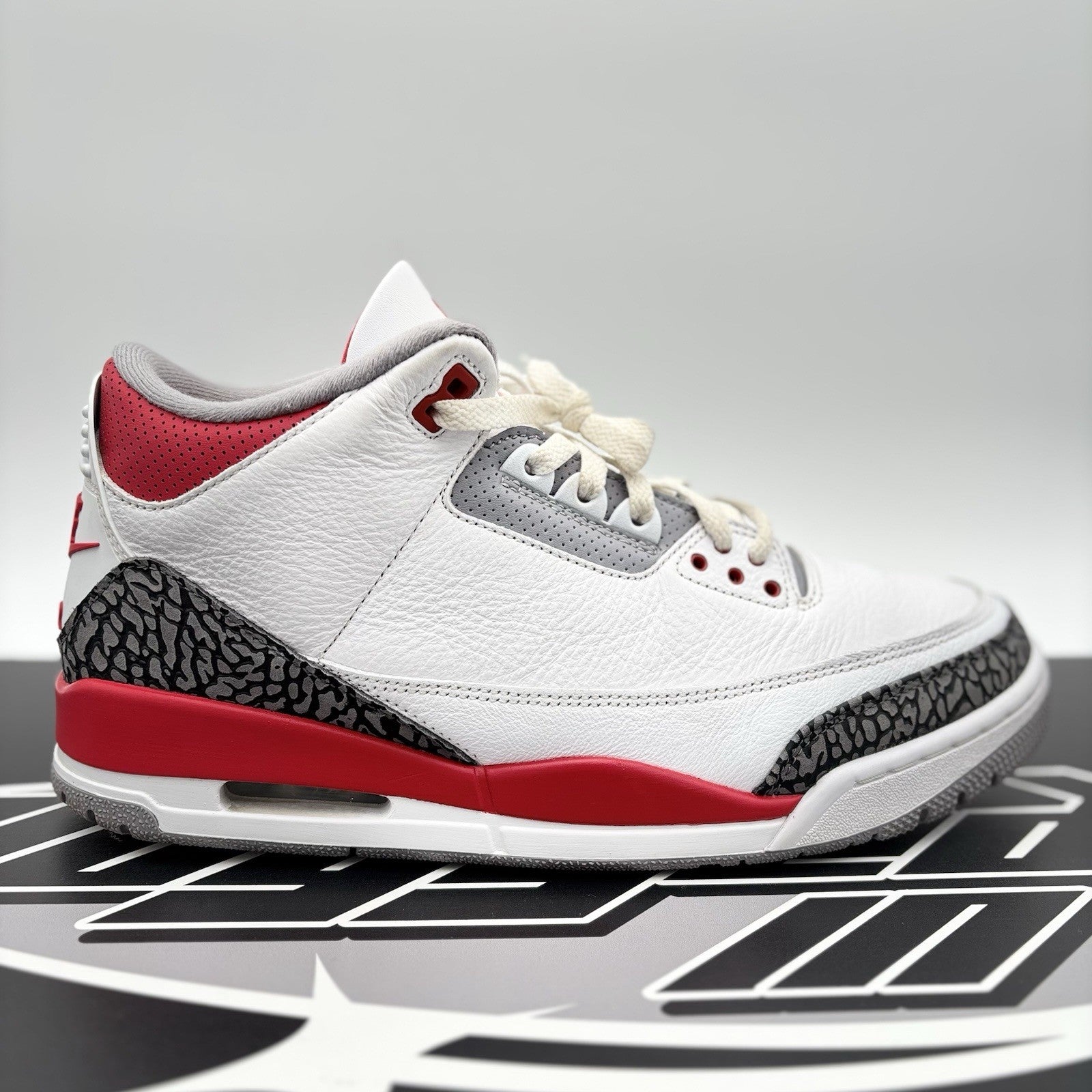 Size 11.5 - Air Jordan 3 Retro Mid ' Fire Red ' | GREAT CONDITION!