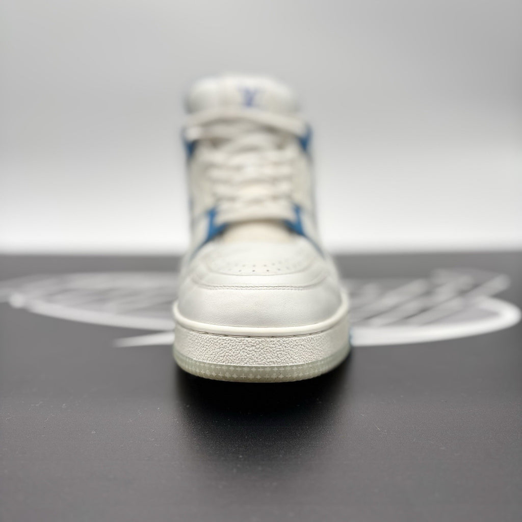 Size 8.5 LV (9.5-10 US) - Louis Vuitton Trainer Mid ‘ White, Blue ’ | GREAT!