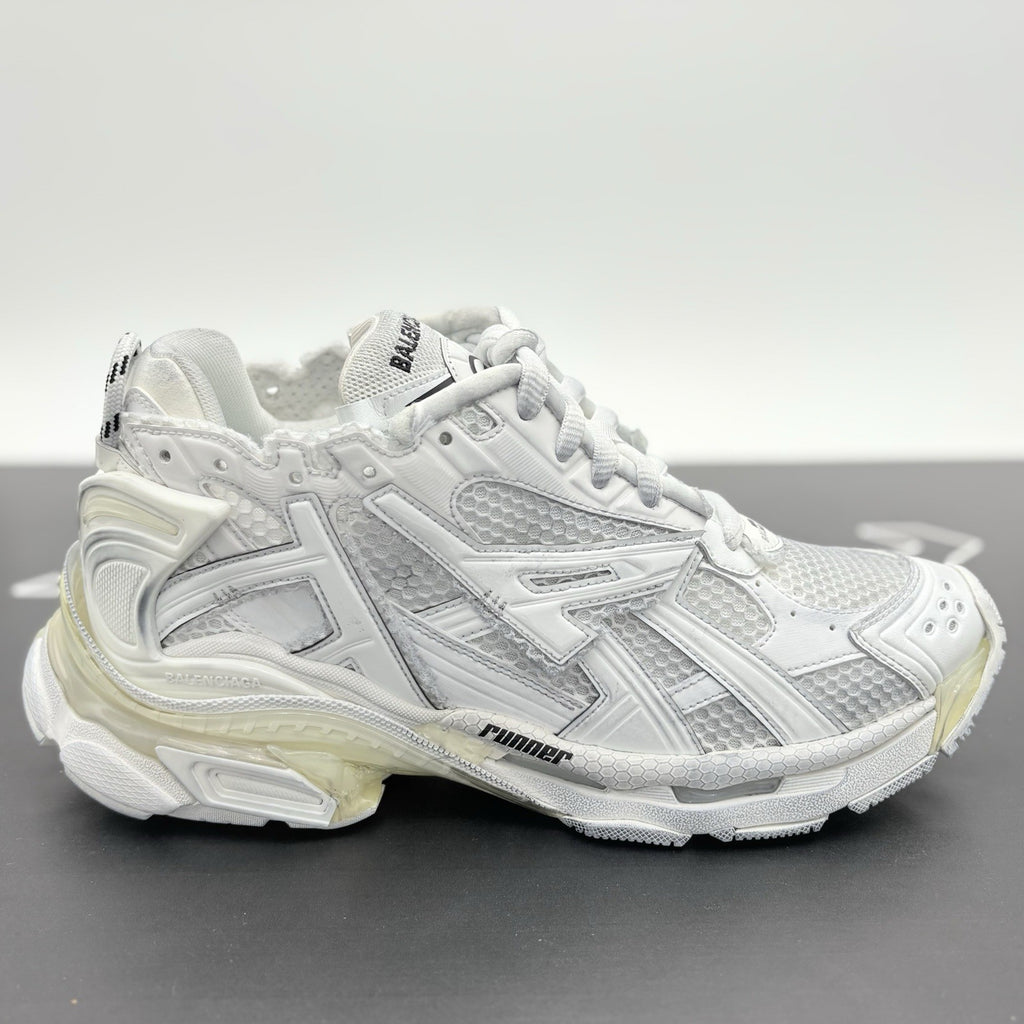 Size 42 - Balenciaga Runner Sneaker ' White ' | BRAND NEW!