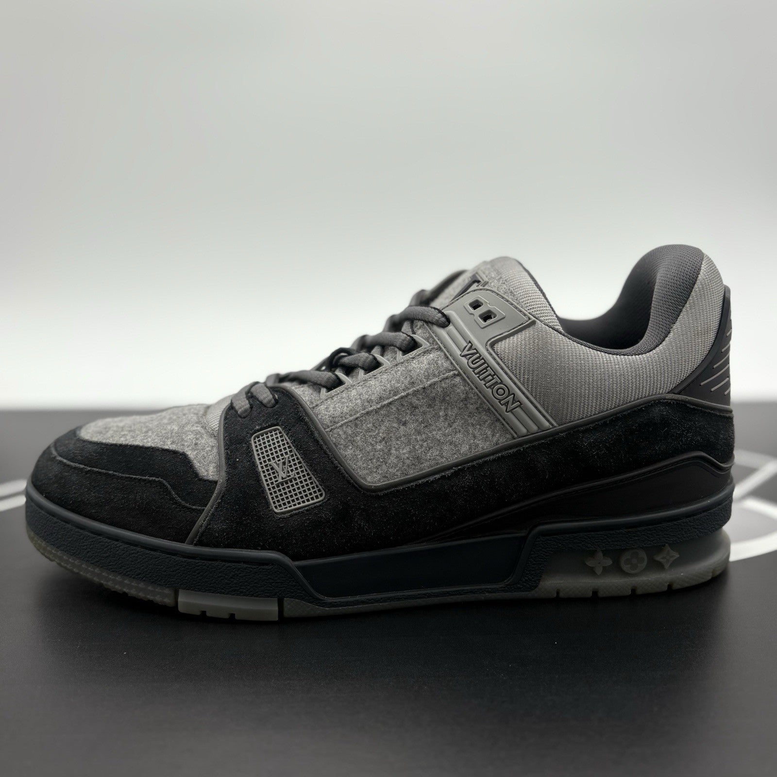 Size 9.5 LV (10.5-11 US) Louis Vuitton Trainer  ' Black Grey ' | SUPER CLEAN!