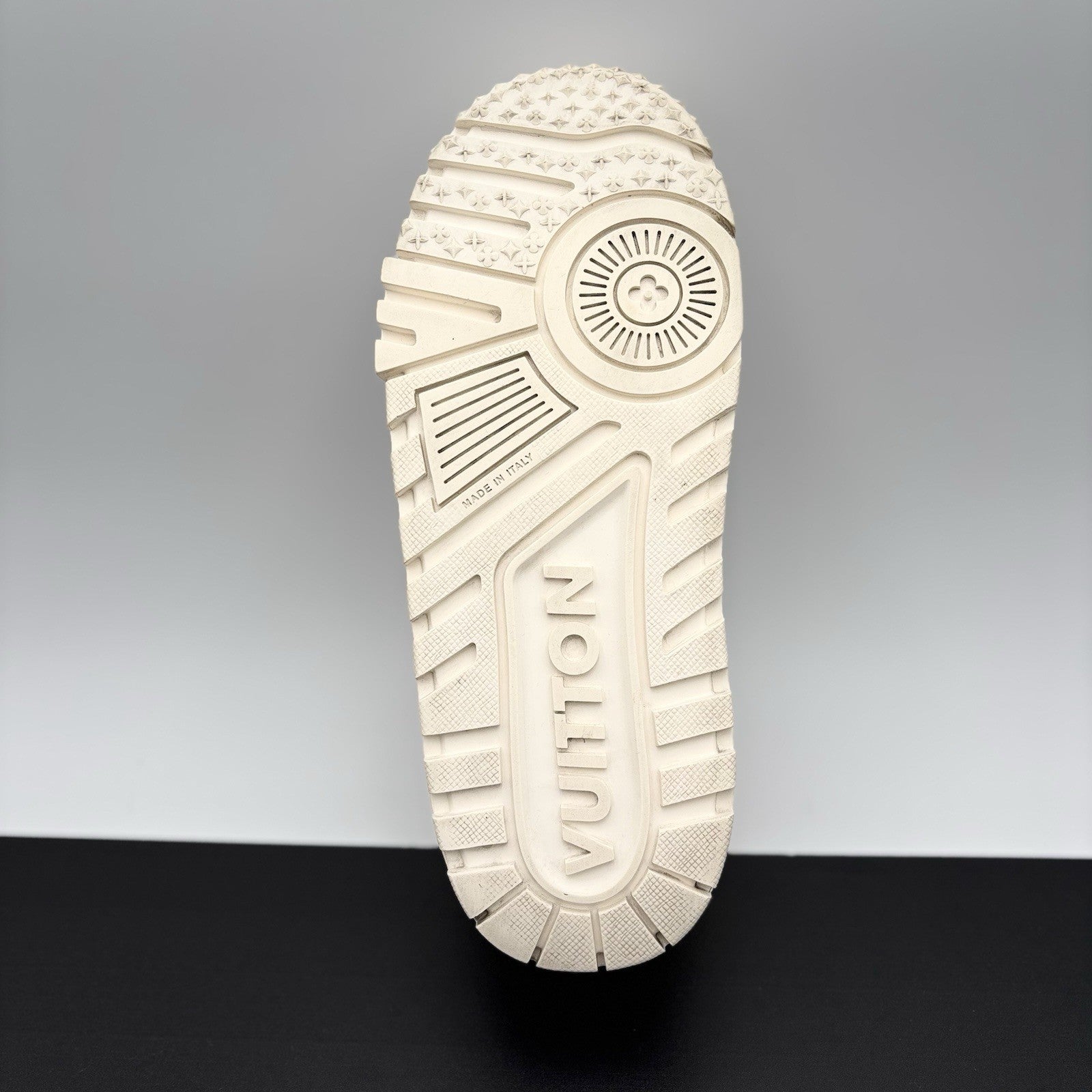 Size 8 LV (9-9.5 US) - Louis Vuitton Maxi Trainer ' White ' | GREAT CONDITION!