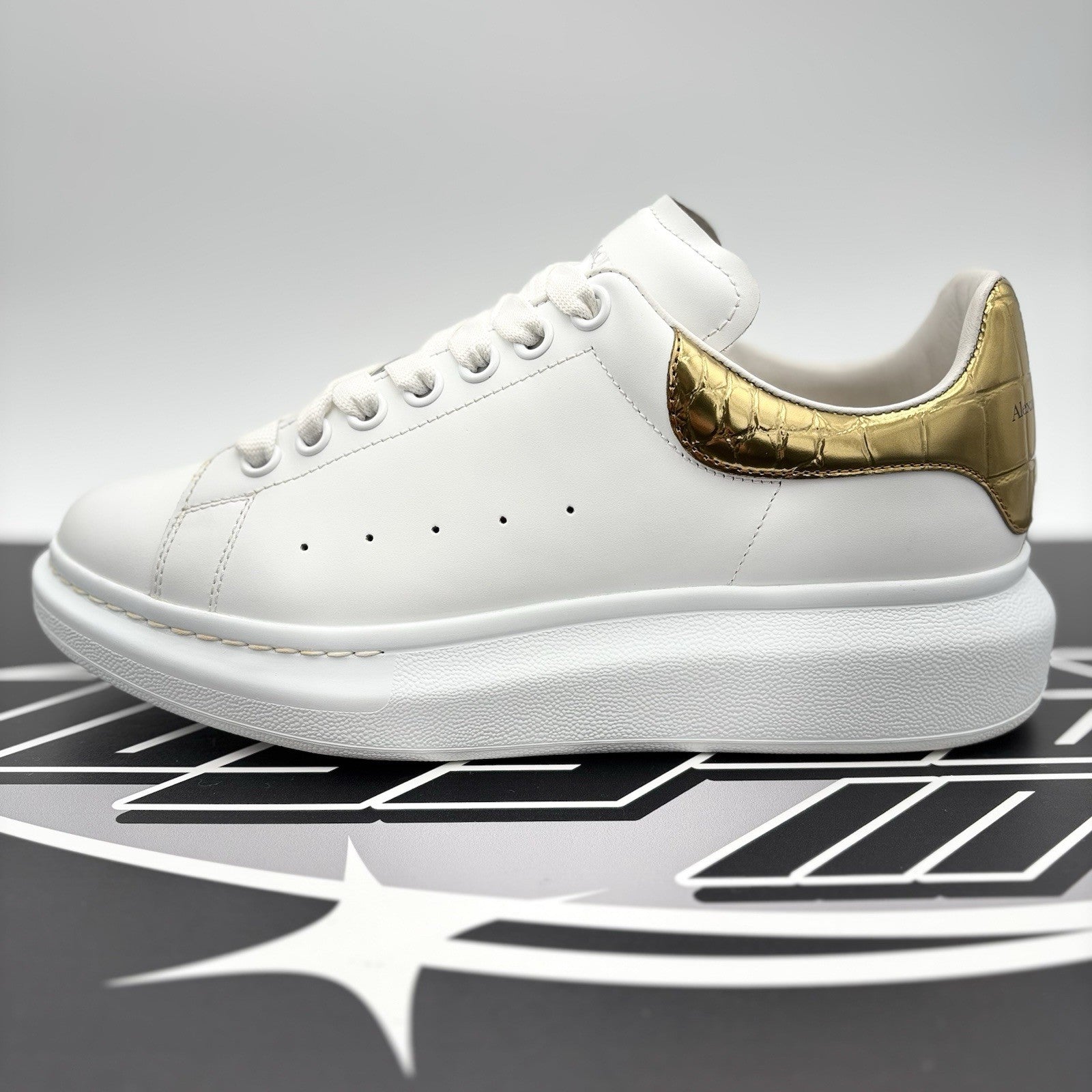 Size 41.5 (8.5 US) Alexander McQueen Oversized ' Gold Crocodile ' | GREAT COND!