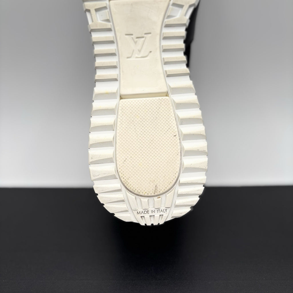 Size 7.5 LV (8.5-9 US) Louis Vuitton Run Away Sneaker ' Black White ' | GOOD!