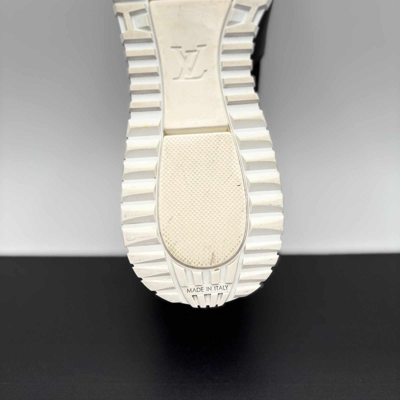 Size 7.5 LV (8.5-9 US) Louis Vuitton Run Away Sneaker ' Black White ' | GOOD!