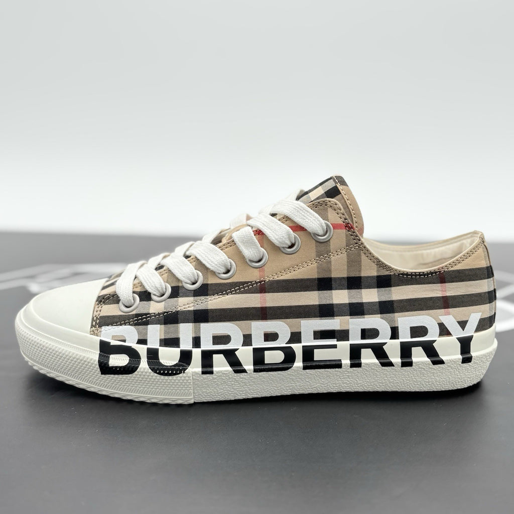 Size 40 (7 US) Burberry Logo Print Sneaker ' Vintage Check ' | GREAT CONDITION!