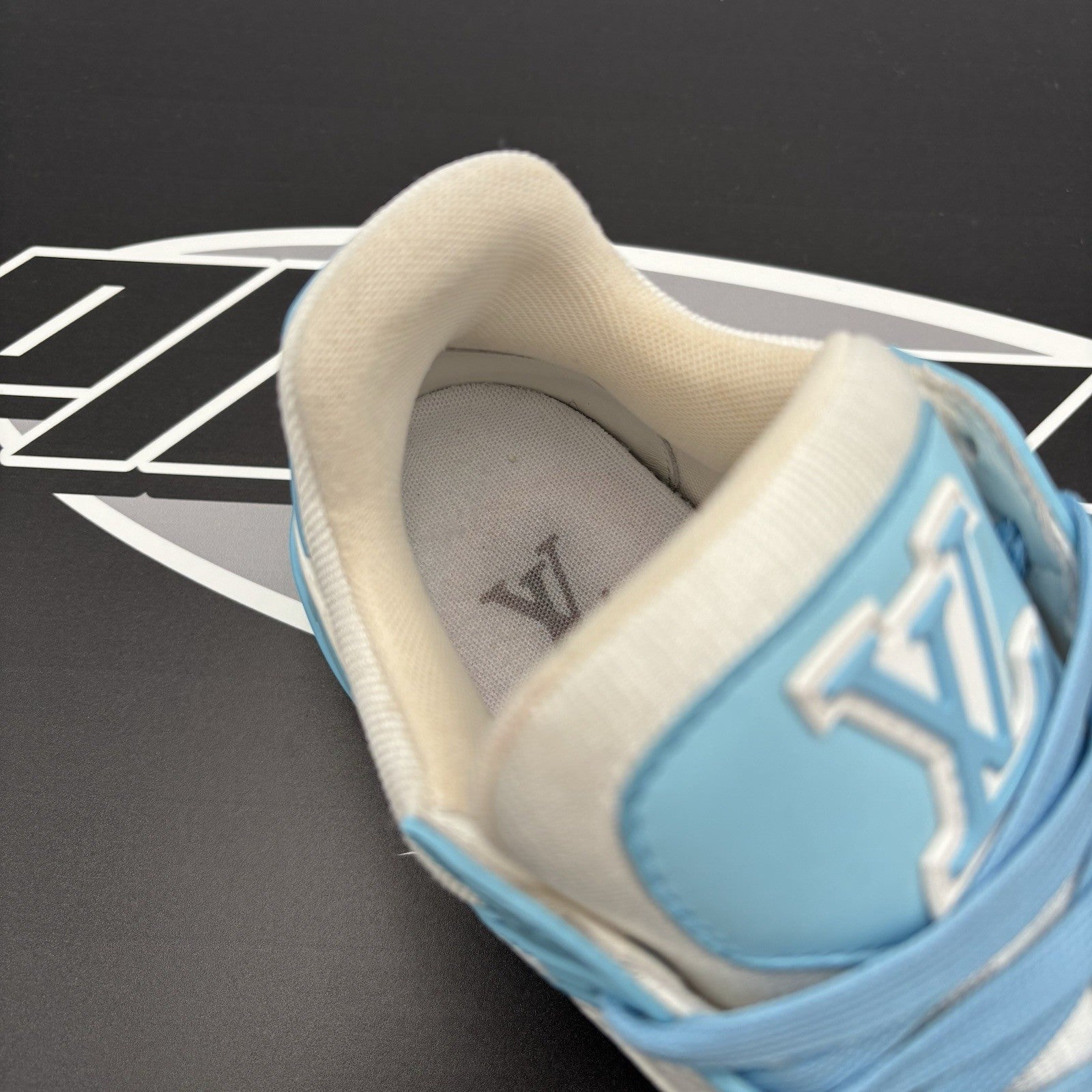 Size 4 LV (5-5.5 US) - Louis Vuitton Trainer ' Sky Blue, White ' | GREAT COND!