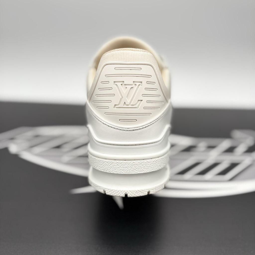 Size 7 LV (8-8.5 US) - Louis Vuitton Trainer ' White ' | EXCELLENT CONDITION!