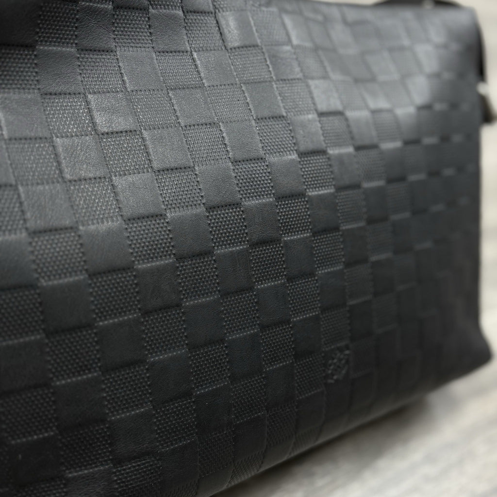 Louis Vuitton Damier Infini Discovery Messenger Bag MM Onyx ' Black ' | CLEAN!