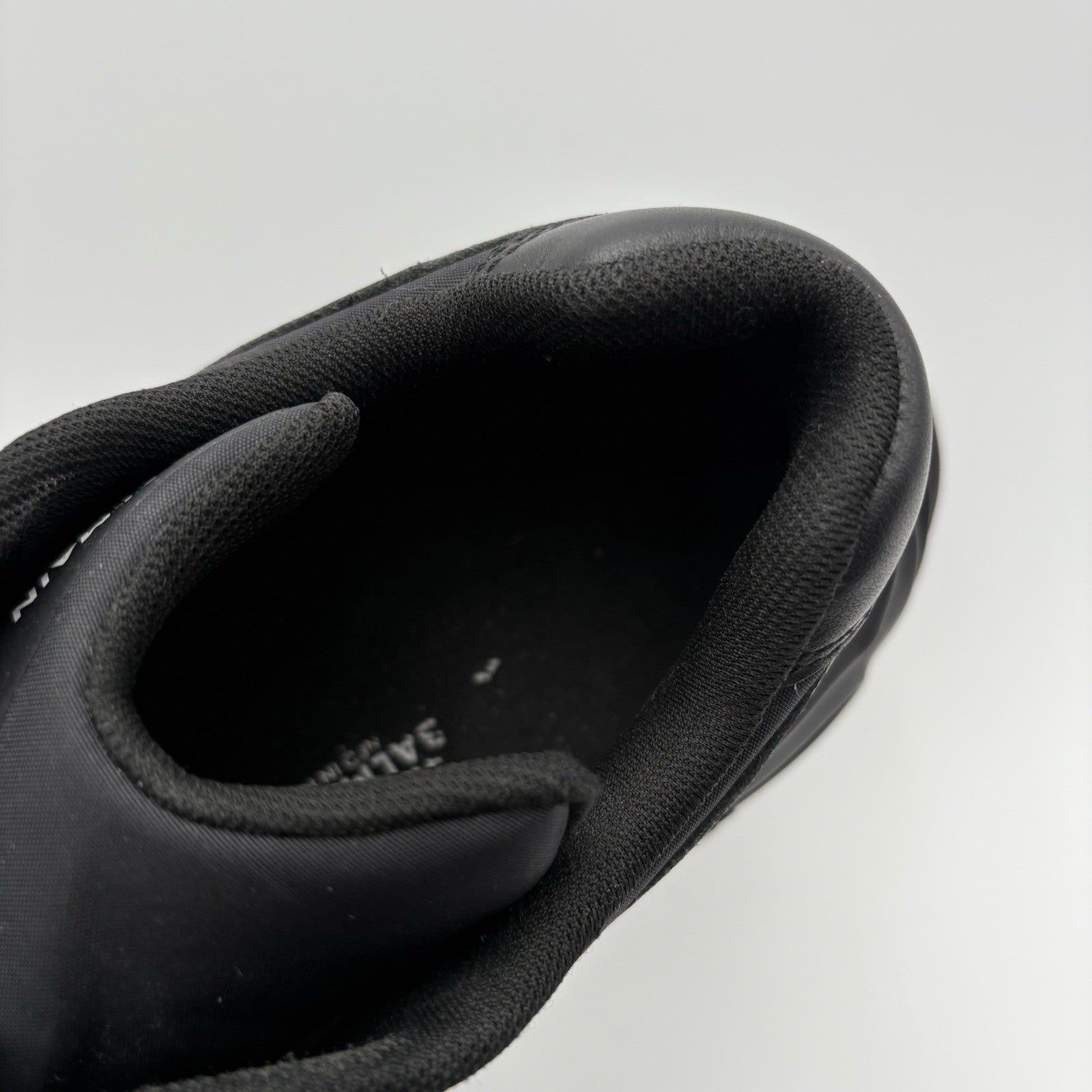 Size 42 (9 US) - Balmain Run Row Sneaker ' Black ' | SUPER CLEAN!