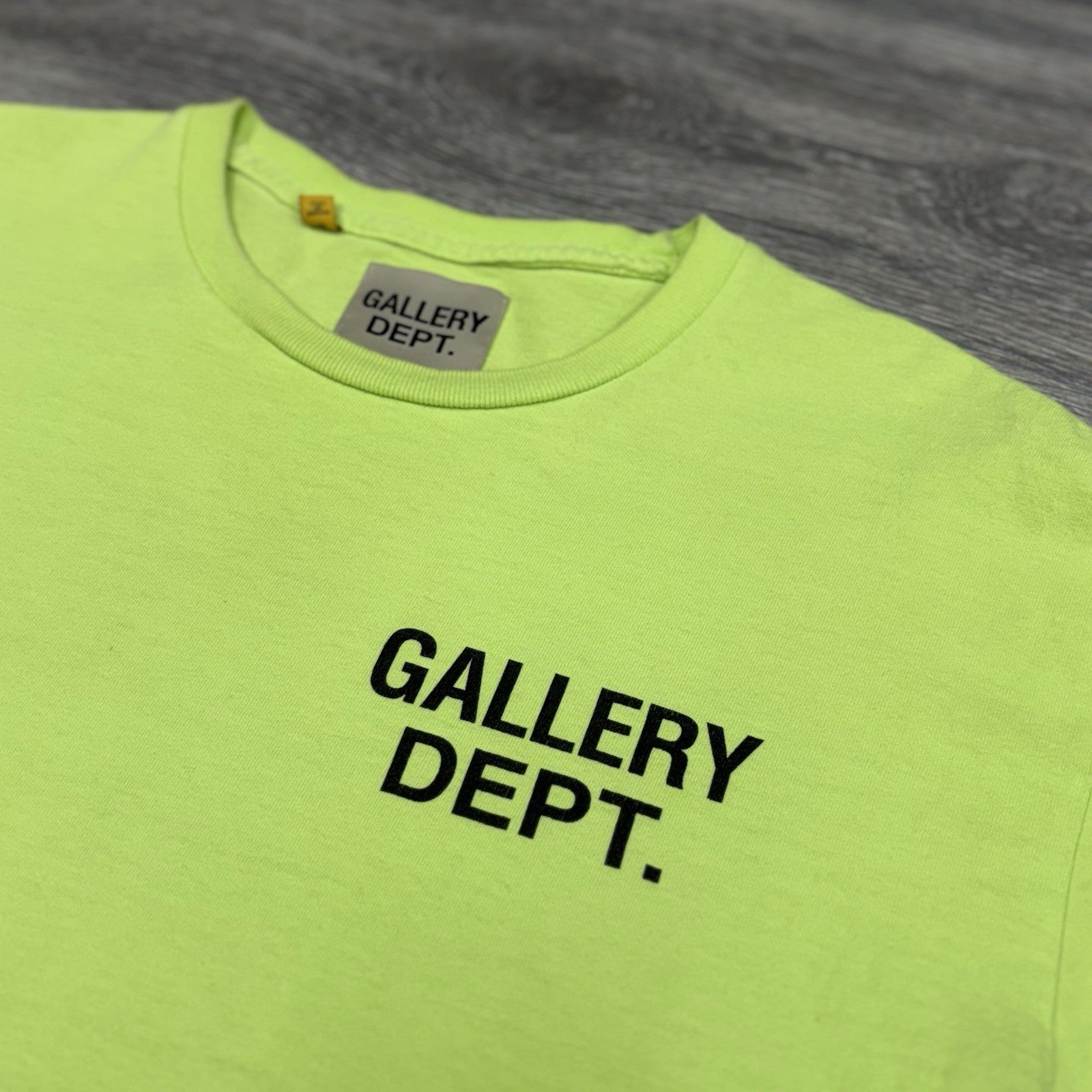 Size Large - Gallery Dept Souvenir Tee ' Lime Green ' | ONLY WORN 1x