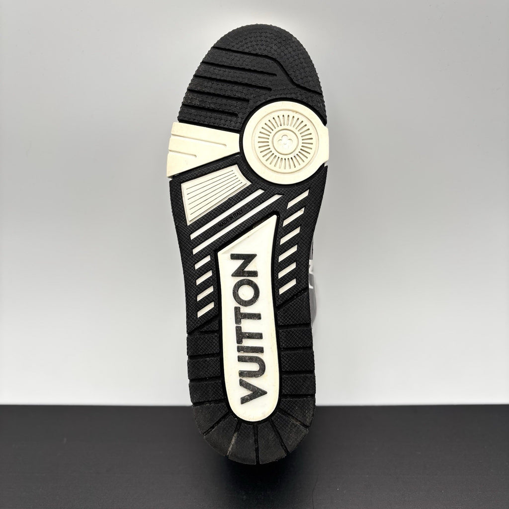 Size 8 LV (9-9.5 US) - Louis Vuitton Trainer #54 ' Graphic Print ' | GOOD COND!