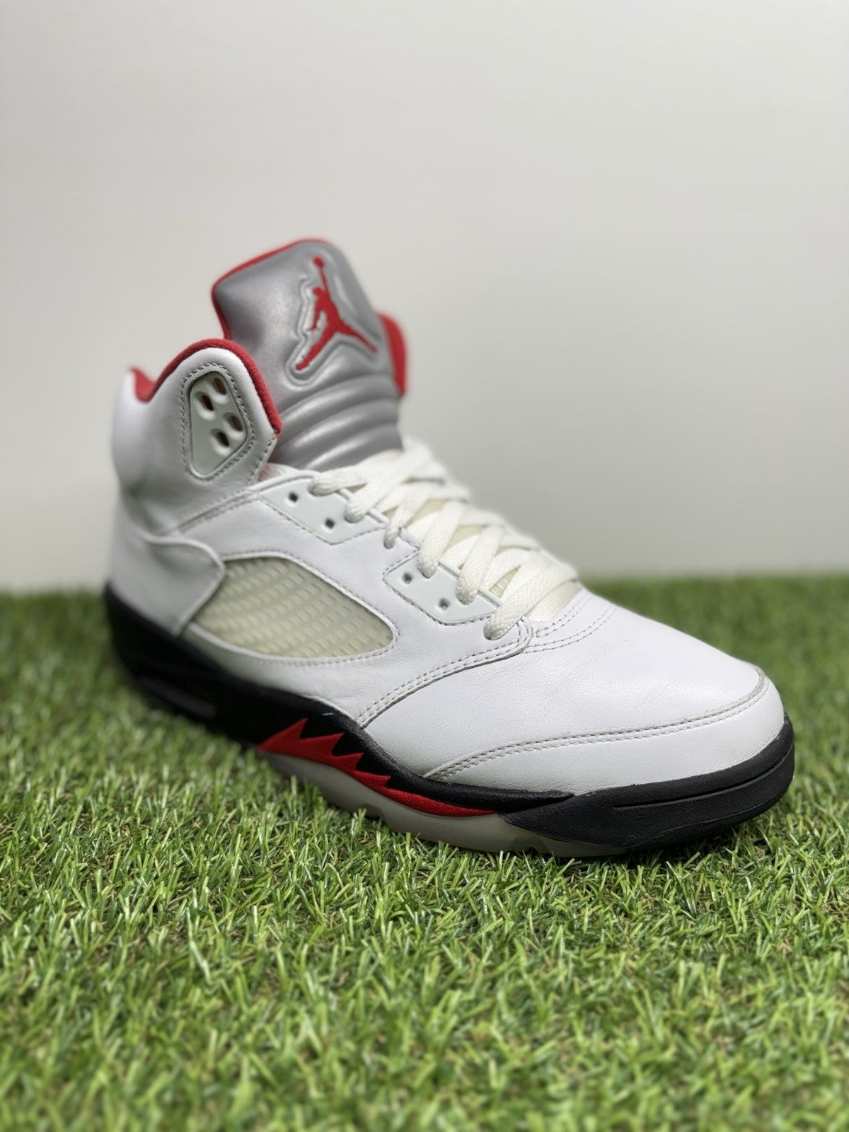 Size 9.5 - Air Jordan 5 Retro Mid ' Fire Red ' | GREAT CONDITION!