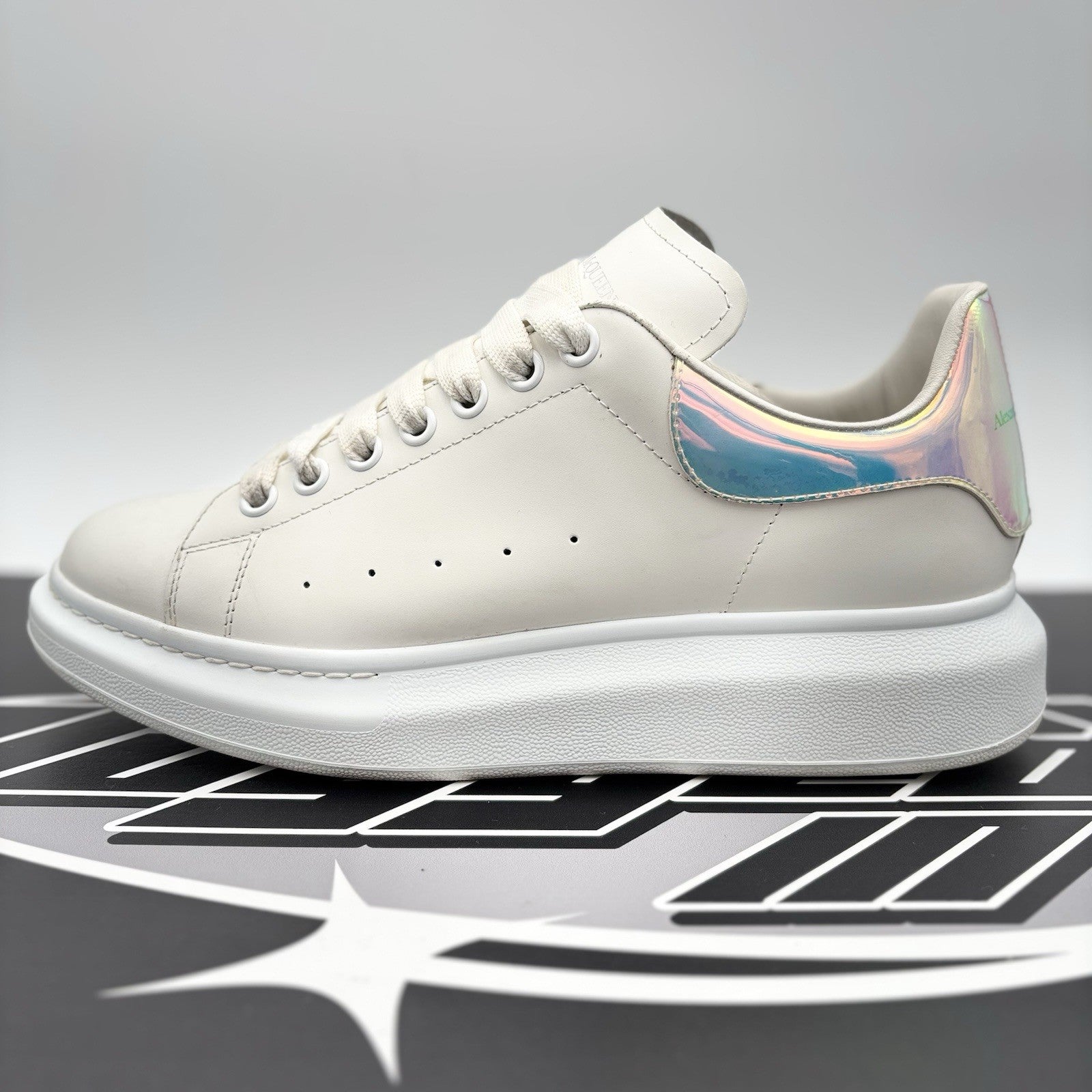 Size 43 (10 US) - Alexander McQueen ‘ Shock Pink ‘ | GREAT CONDITION!