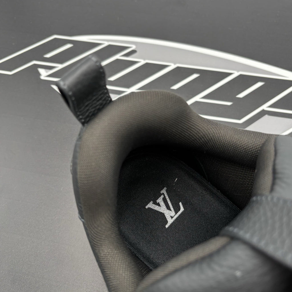 Size 8 LV (9-9.5 US) Louis Vuitton Skate ' Black ' | EXCELLENT CONDITION