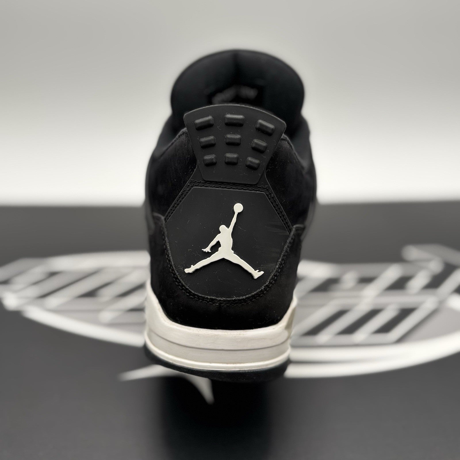 Size 10.5 - Air Jordan 4 Retro White Thunder | GOOD CONDITION!
