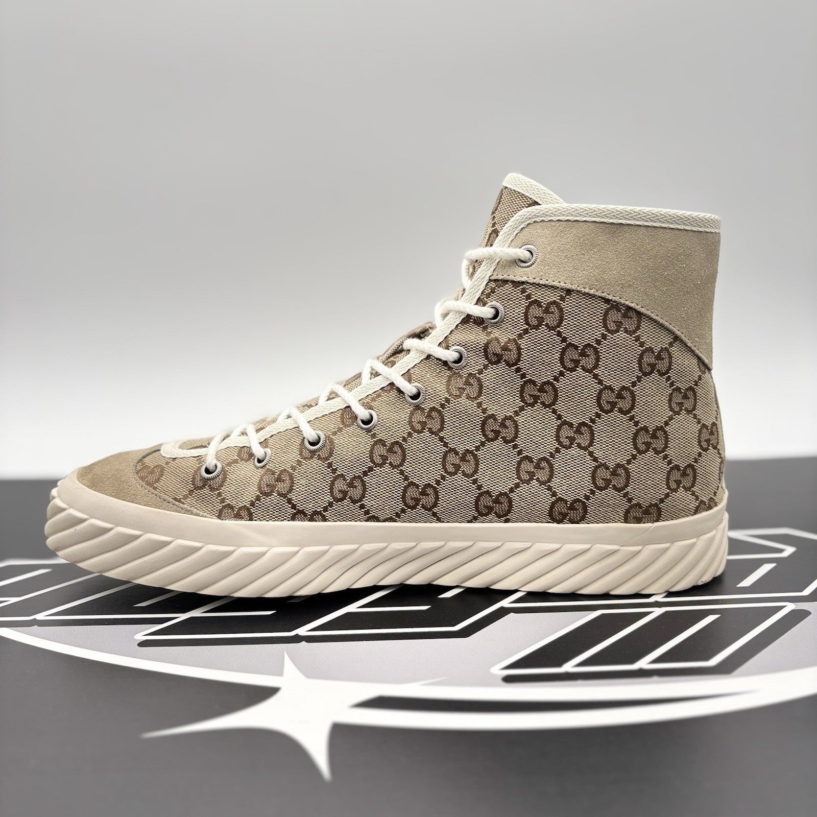 Size 10.5 G (11 US) - Gucci Monogram Jumbo GG High ‘ New Lace Tortuga ‘ | GREAT!