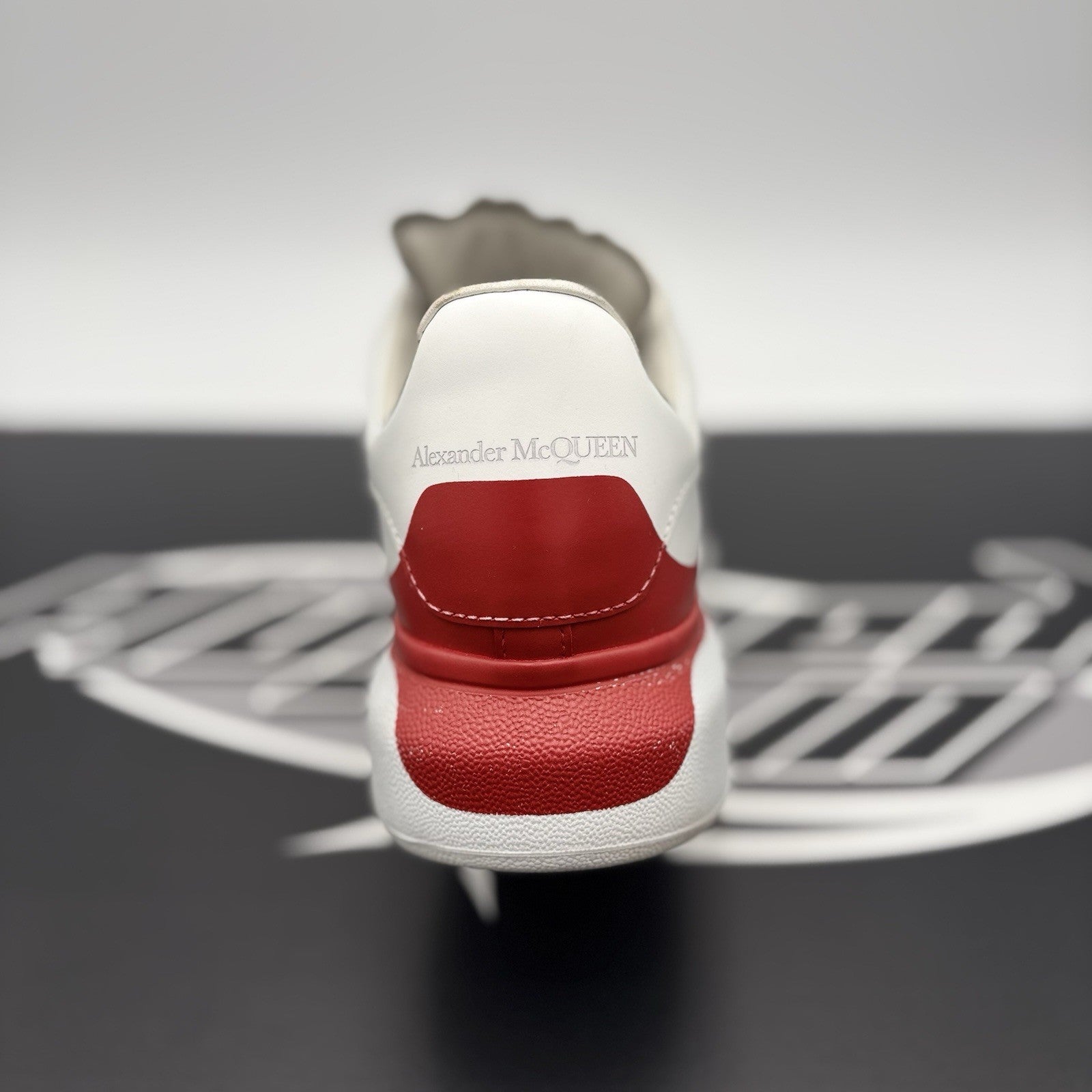 Size 41 (8 US) - Alexander McQueen ‘ White, Red ‘ | GREAT!