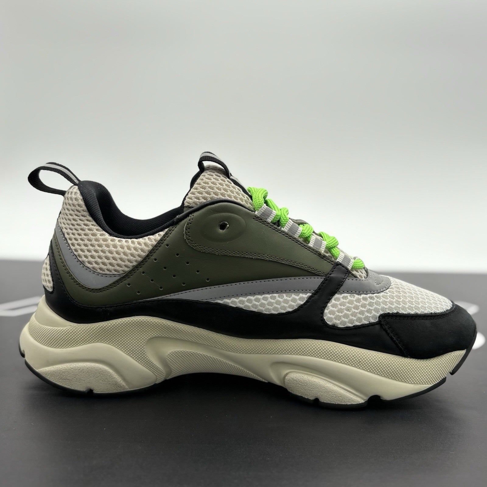 Size 43 (10 US) - Dior B22 Sneaker ' Khaki Pistachio ' | SUPER CLEAN!