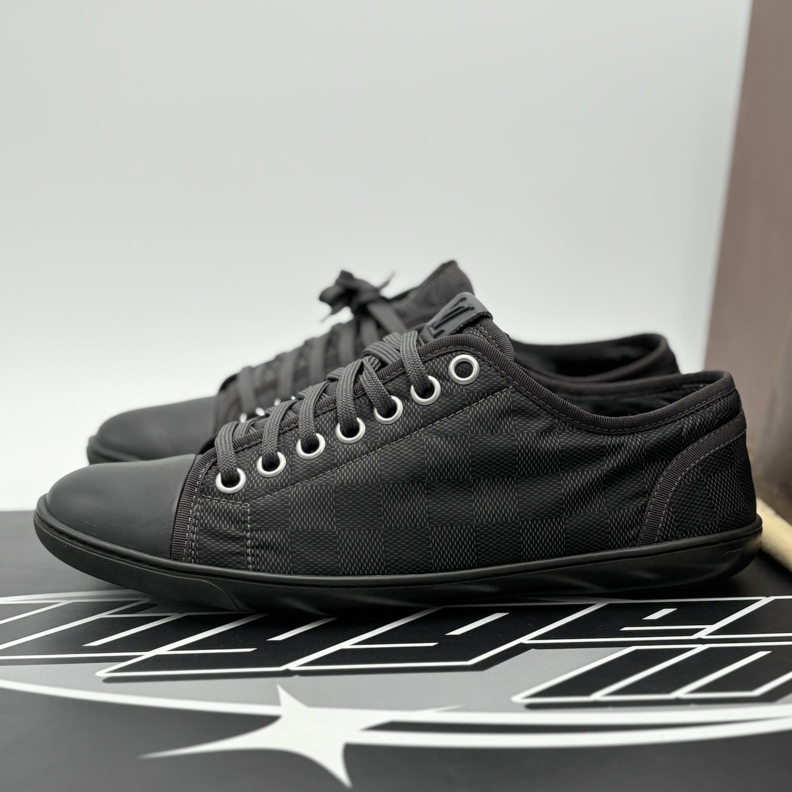 Size 7 LV (8-8.5 US) - Louis Vuitton Damier Low Top ' Black ' | GOOD CONDITION!