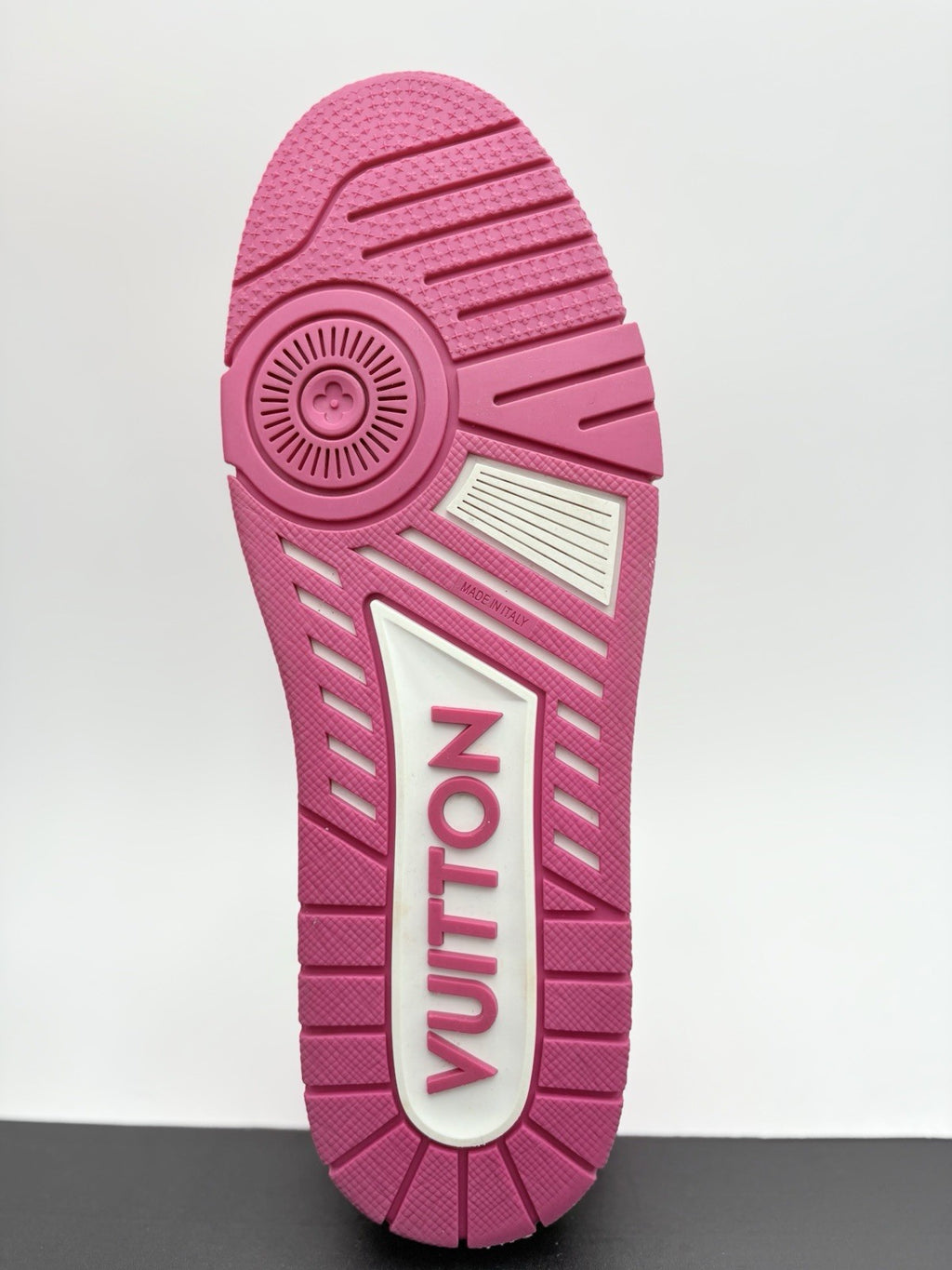 Size 10 LV (11-11.5 US) - Louis Vuitton Trainer ' White Pink ' | EXCELLENT COND!