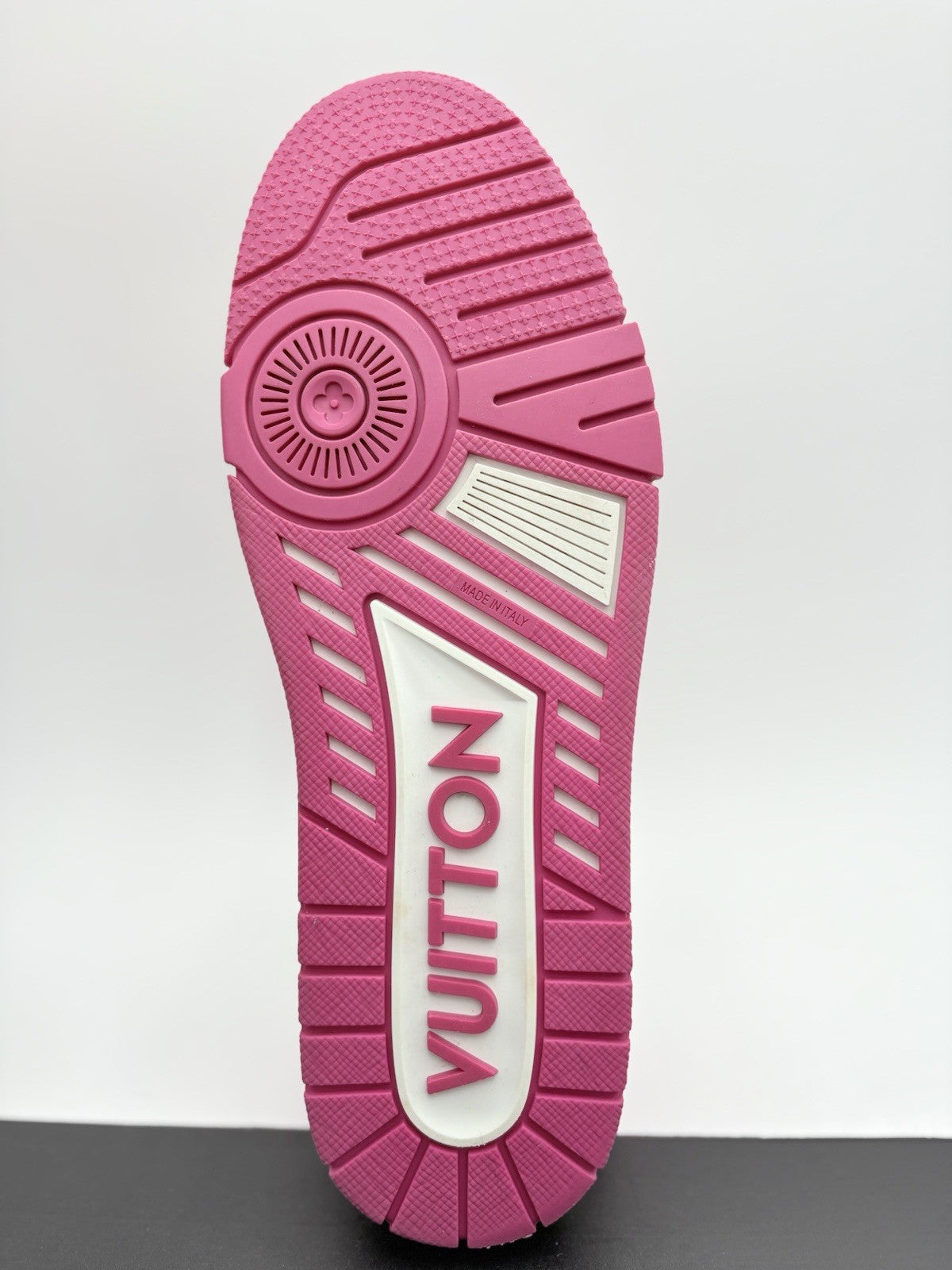 Size 10 LV (11-11.5 US) - Louis Vuitton Trainer ' White Pink ' | EXCELLENT COND!