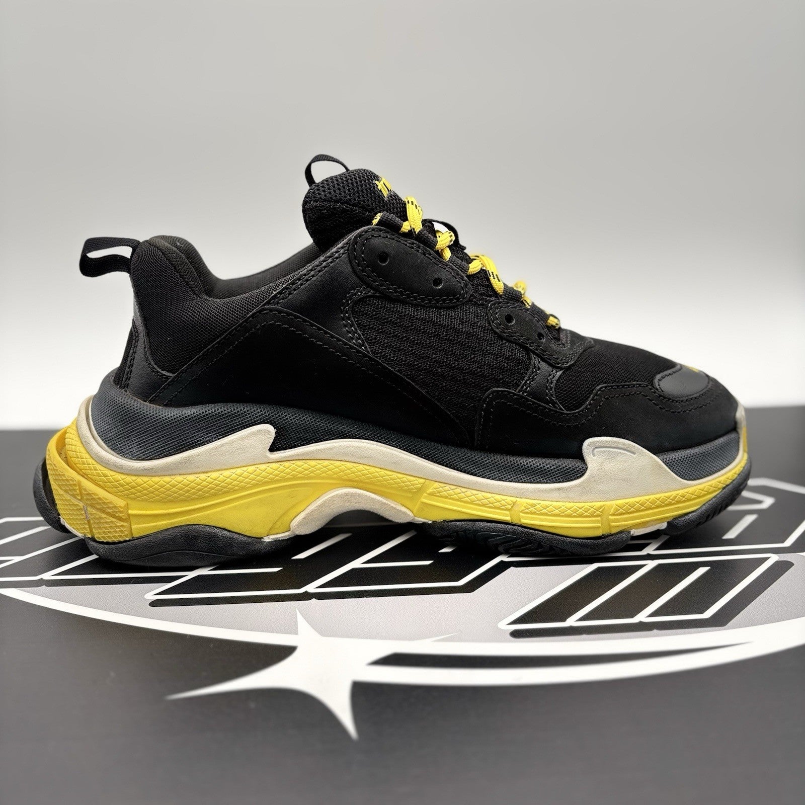 Size 42 (9 US) - Balenciaga Triple S ' Black Yellow ' | GREAT CONDITION!