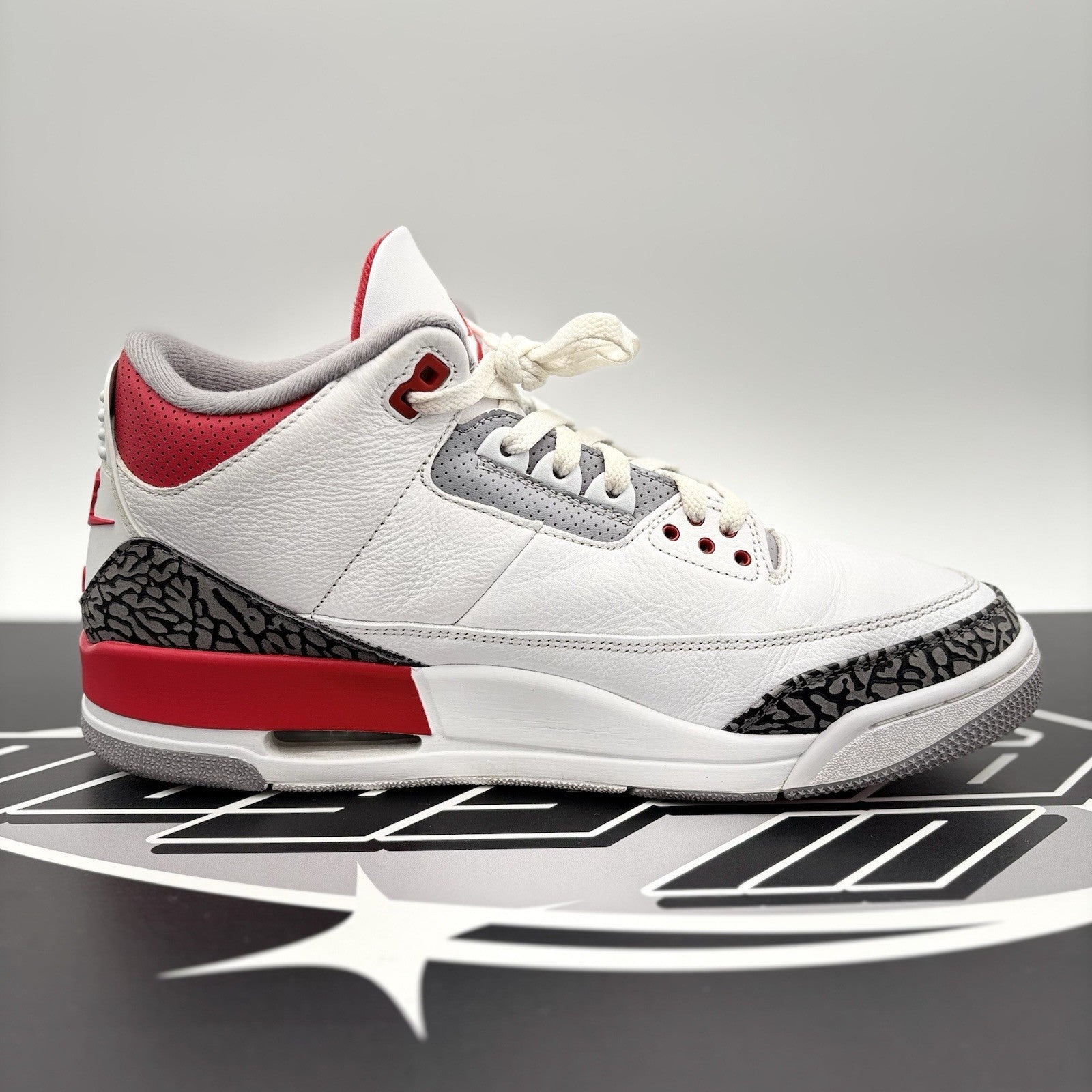 Size 11.5 - Air Jordan 3 Retro Mid ' Fire Red ' | GREAT CONDITION!