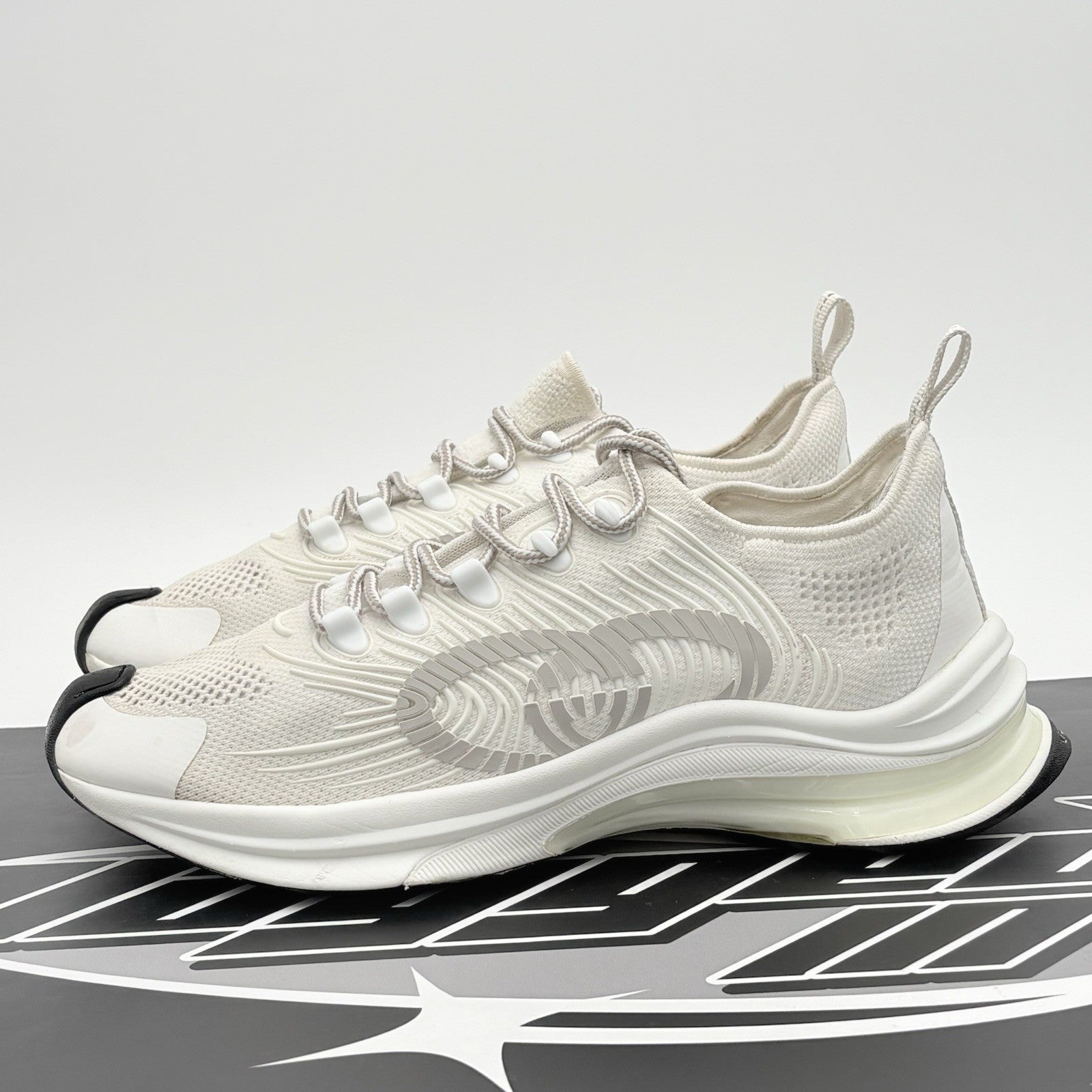 Size 8.5 G (9 US) Gucci Interlocking G Run Sneaker ' White ' | EXCELLENT COND!