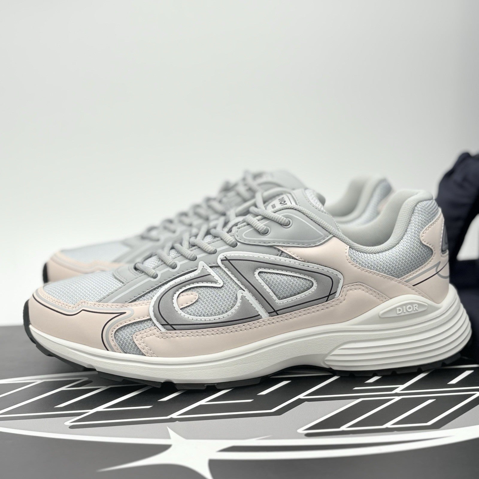 Size 44 (11 US) Dior B30 Reflective ' Grey Light Pink ' | BRAND NEW!