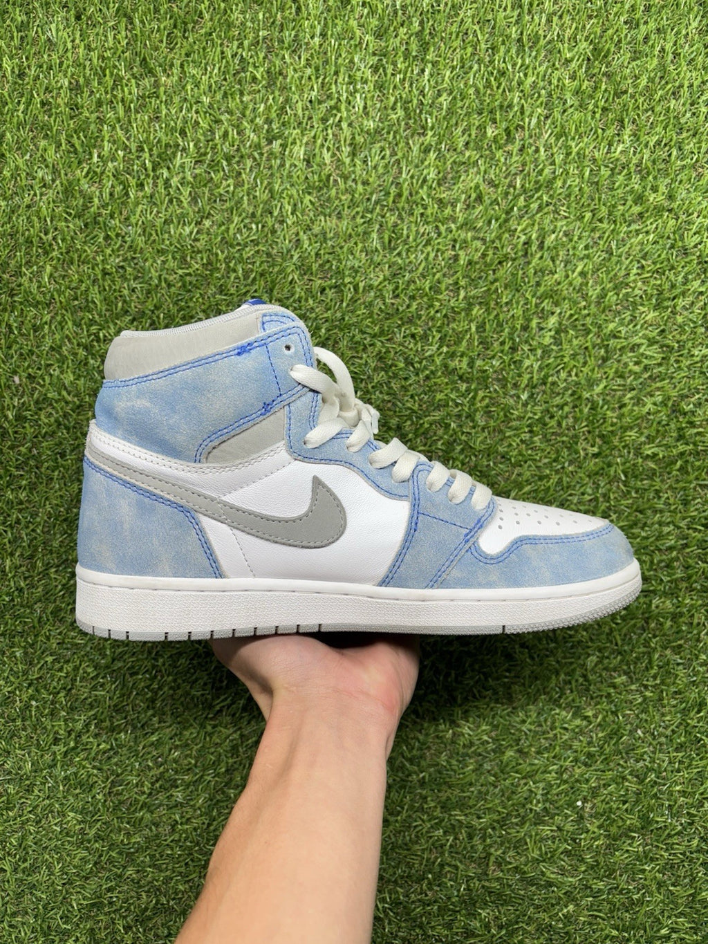 Size 8.5 - Jordan 1 Retro OG High Hyper Royal |GREAT CONDITION!